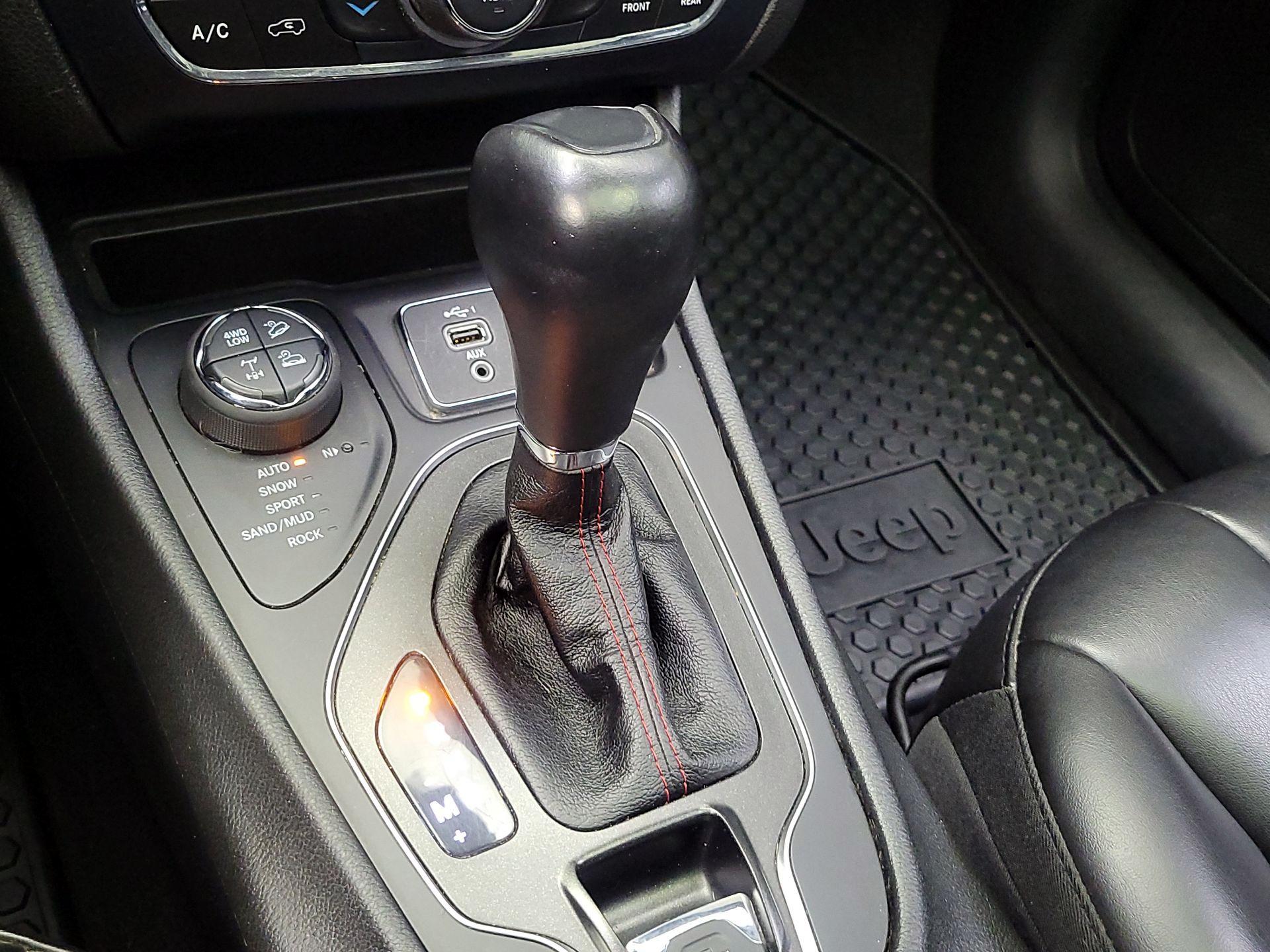 Thumbnail: 2022 Jeep Cherokee - 18