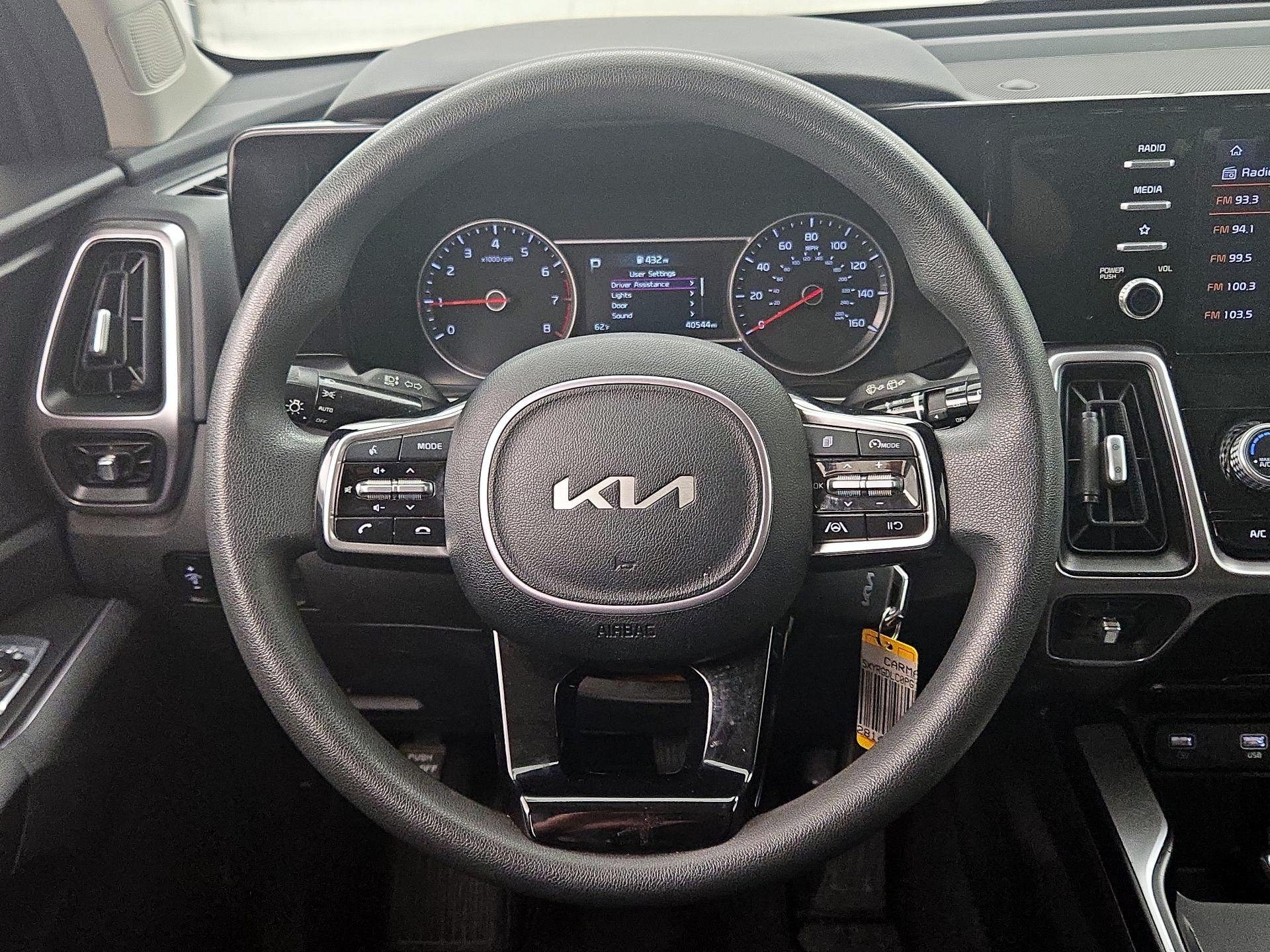 Thumbnail: 2023 Kia Sorento - 10