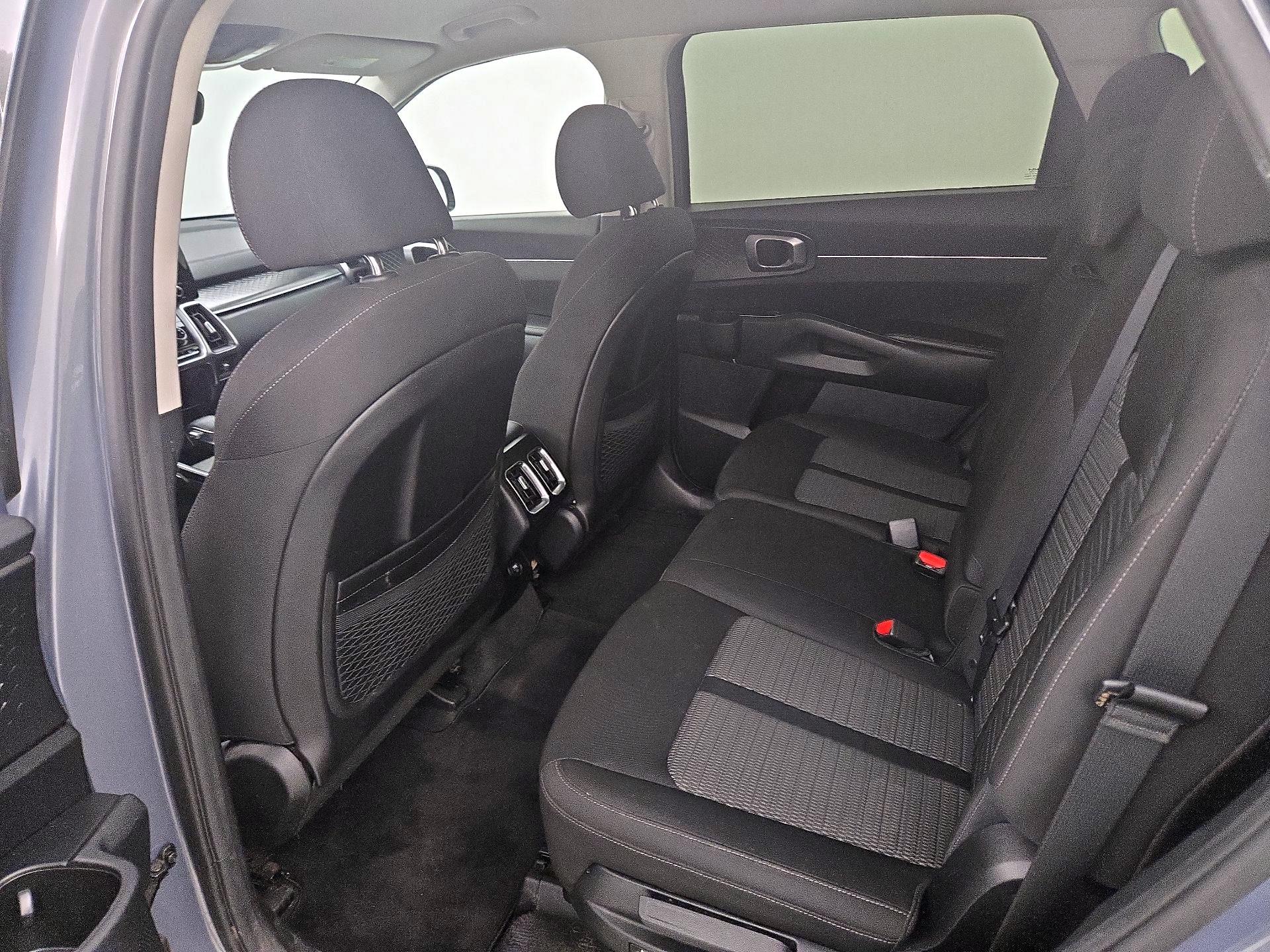 Thumbnail: 2023 Kia Sorento - 19