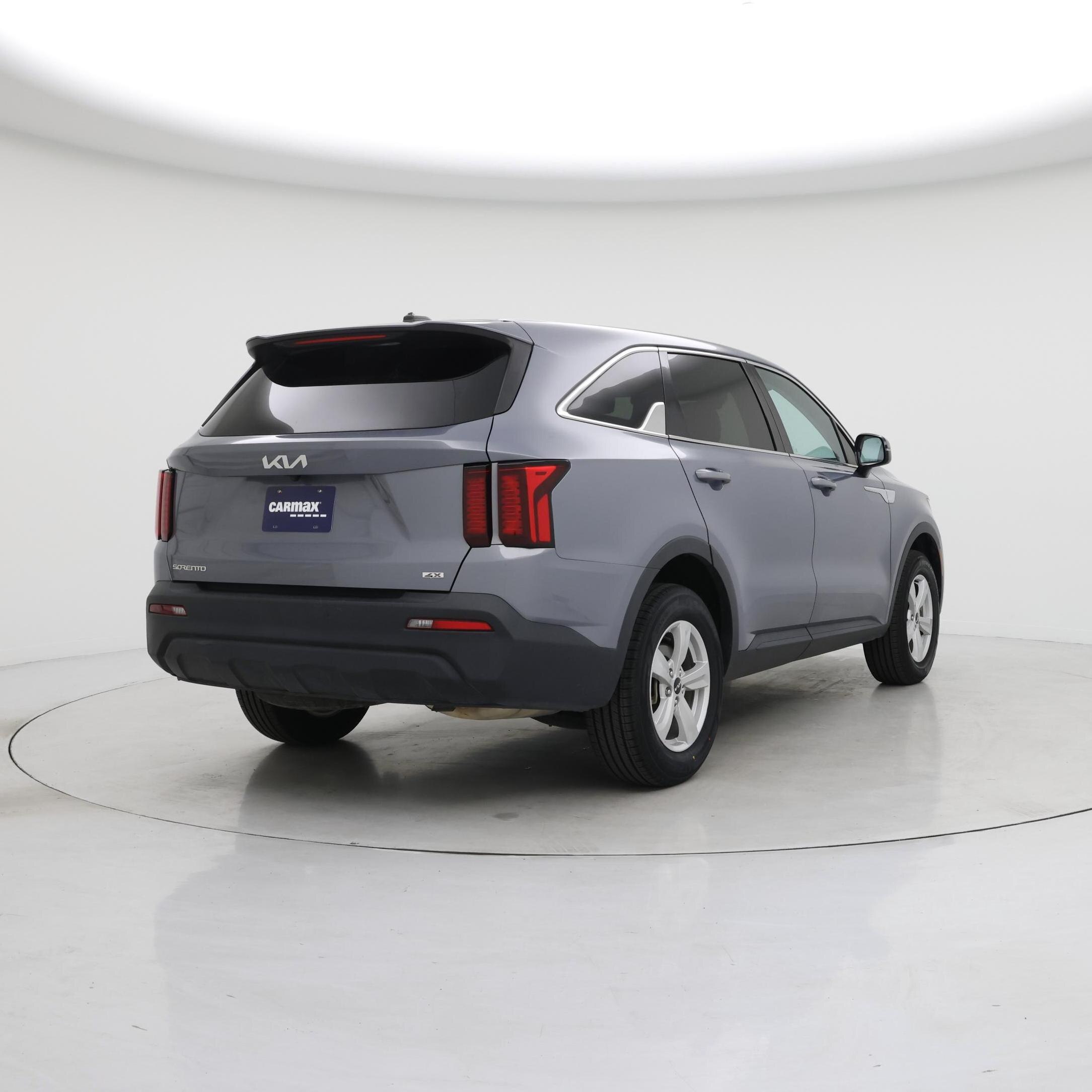 Thumbnail: 2023 Kia Sorento - 8