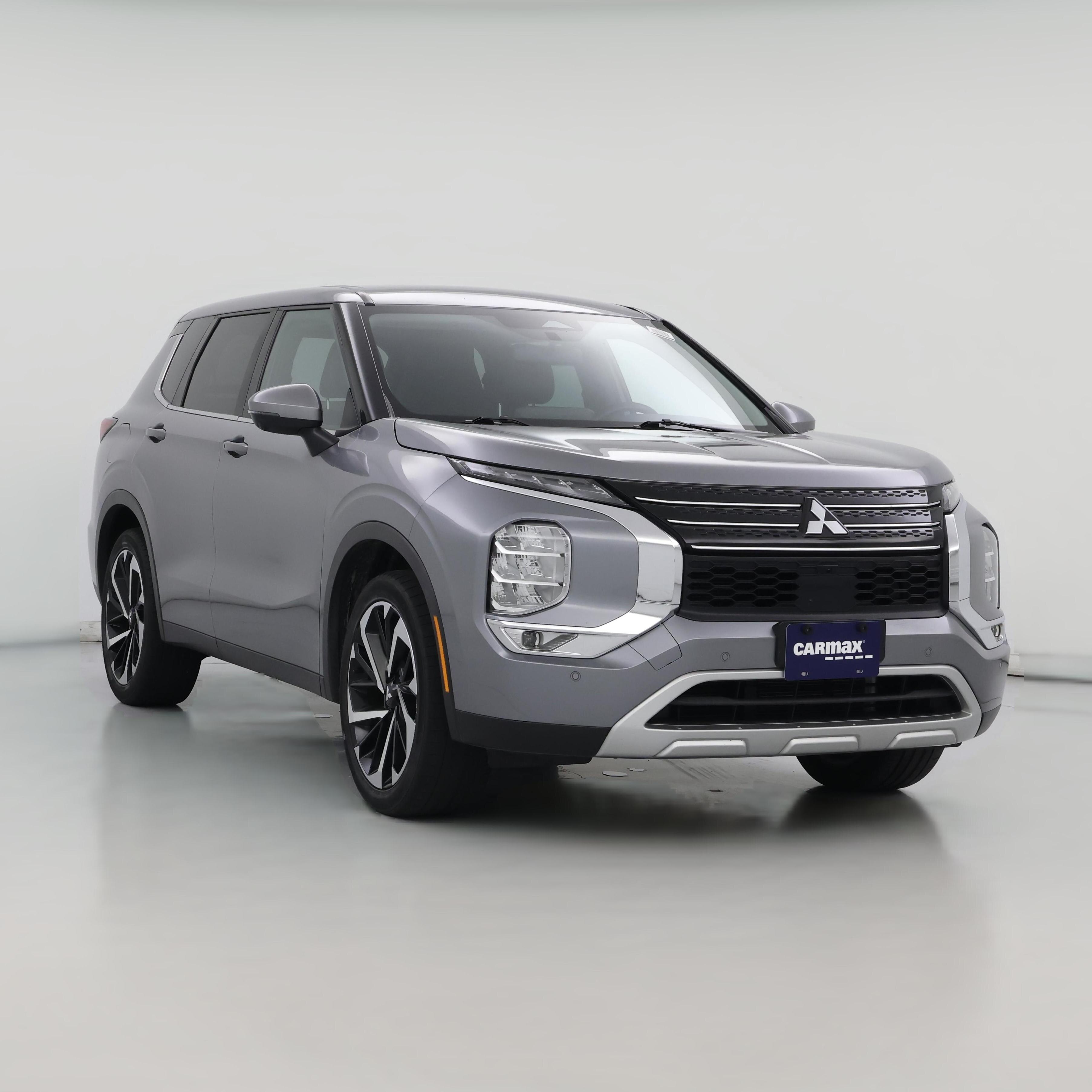Thumbnail: 2023 Mitsubishi Outlander - 1