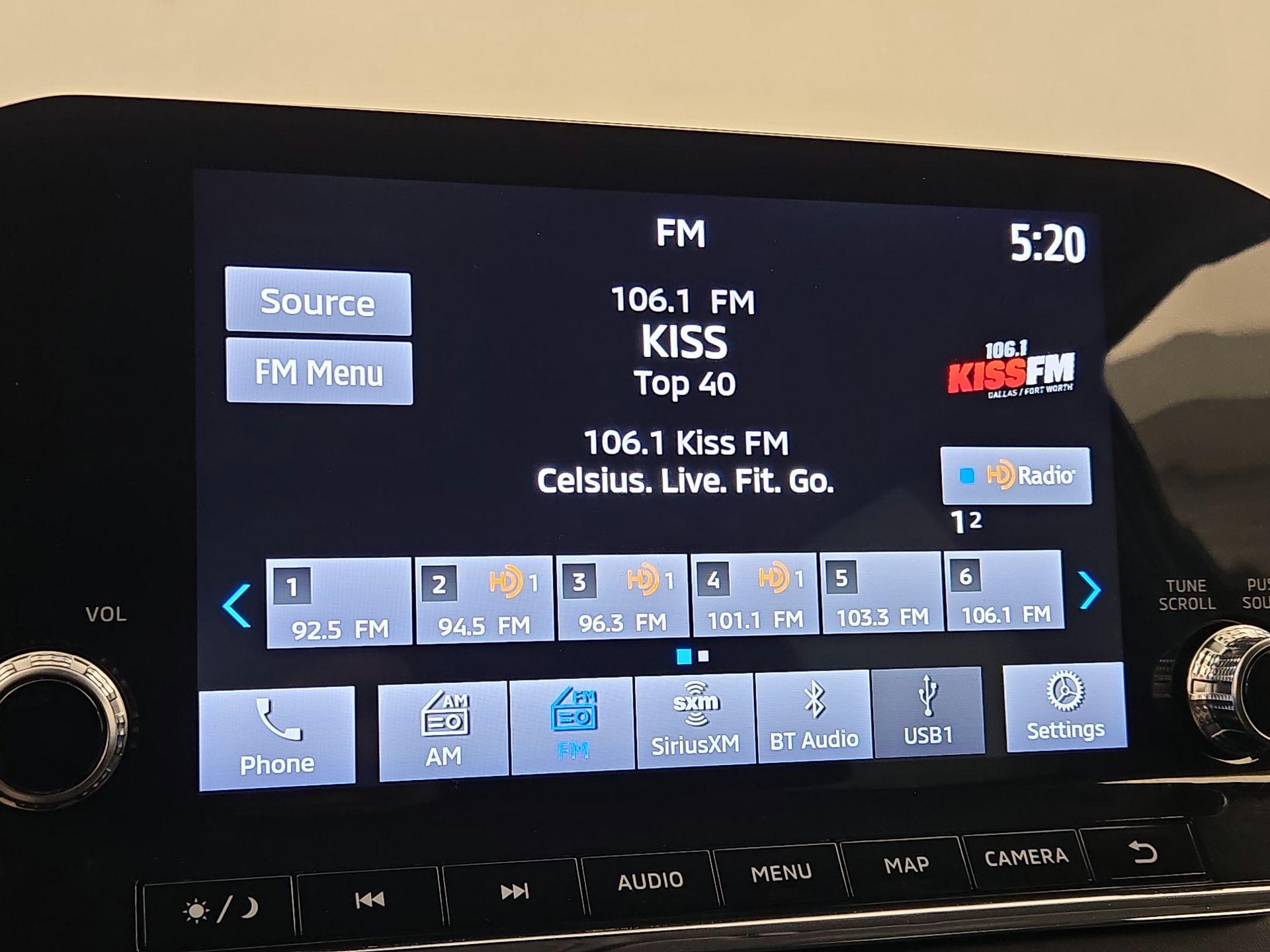 Thumbnail: 2023 Mitsubishi Outlander - 16