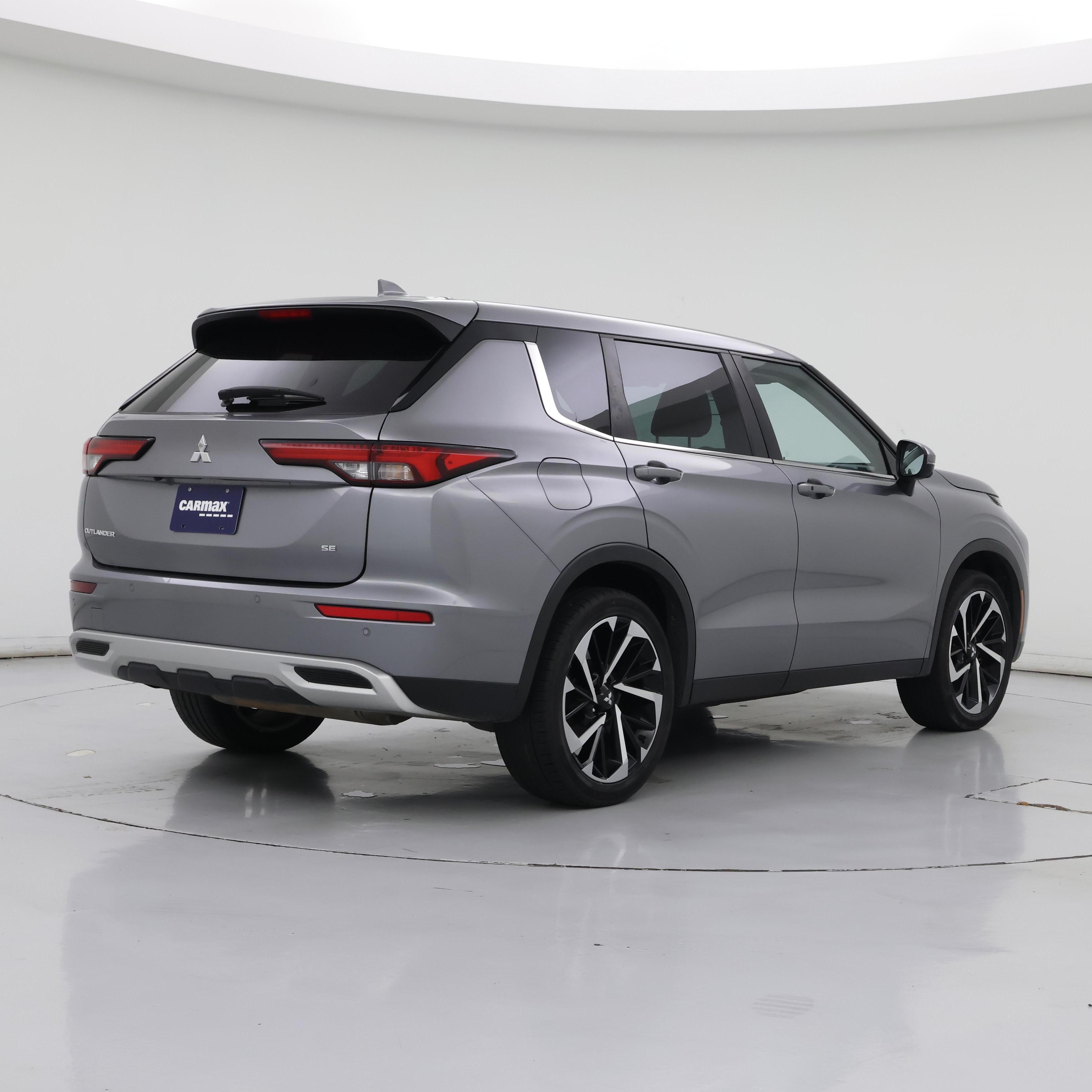 Thumbnail: 2023 Mitsubishi Outlander - 8