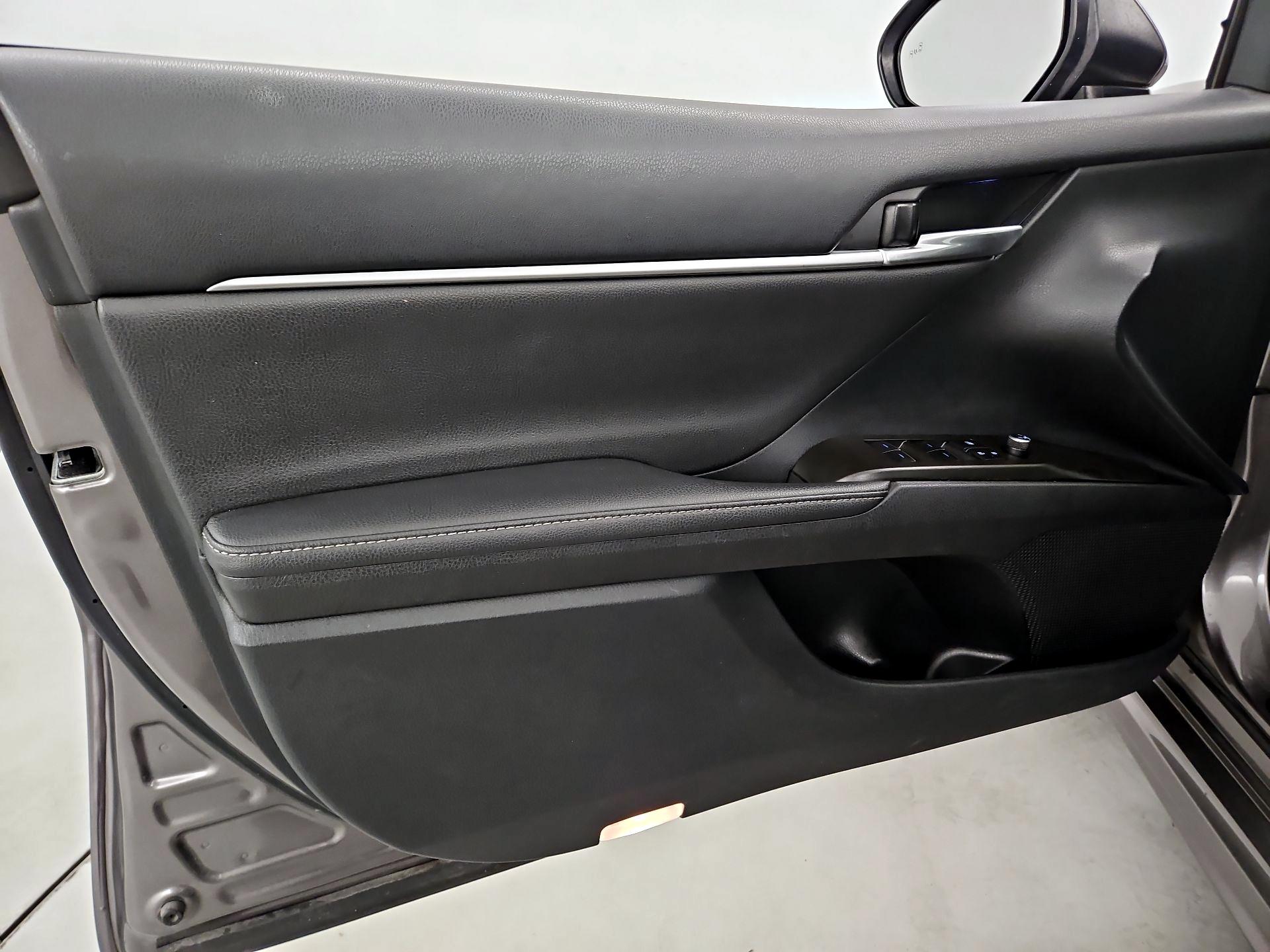 Thumbnail: 2023 Toyota Camry - 12