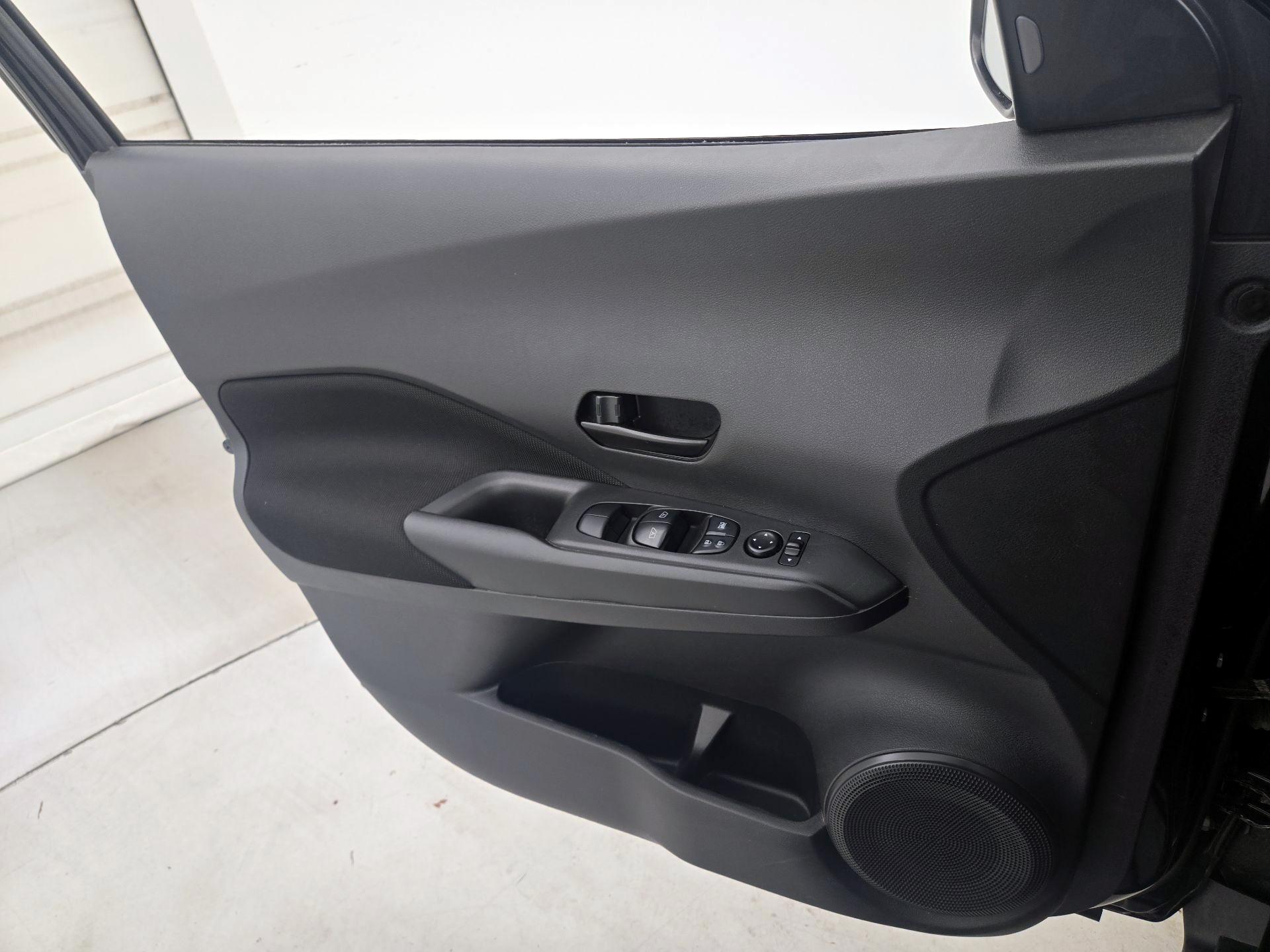 Thumbnail: 2021 Nissan Kicks - 12