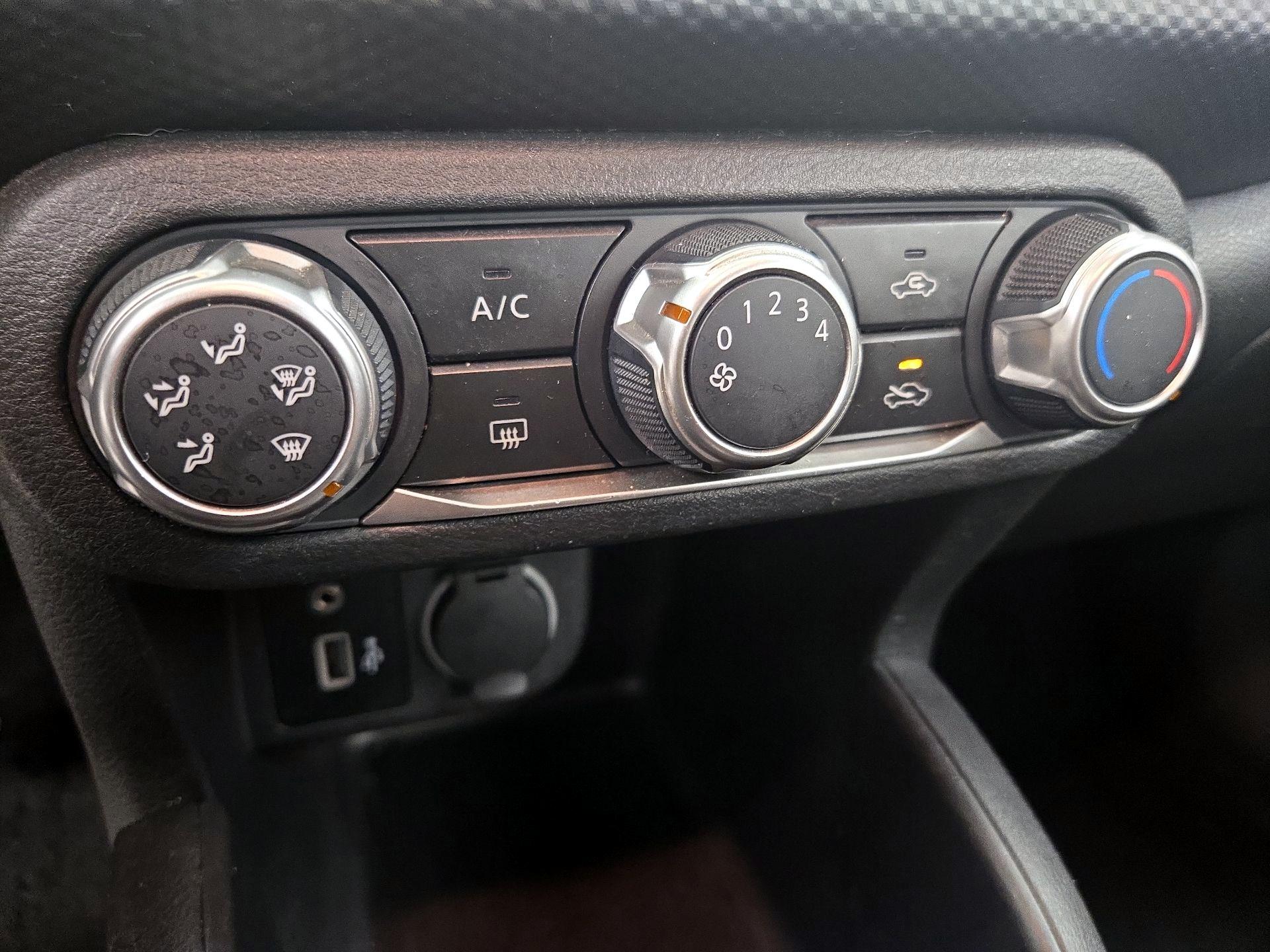 Thumbnail: 2021 Nissan Kicks - 16