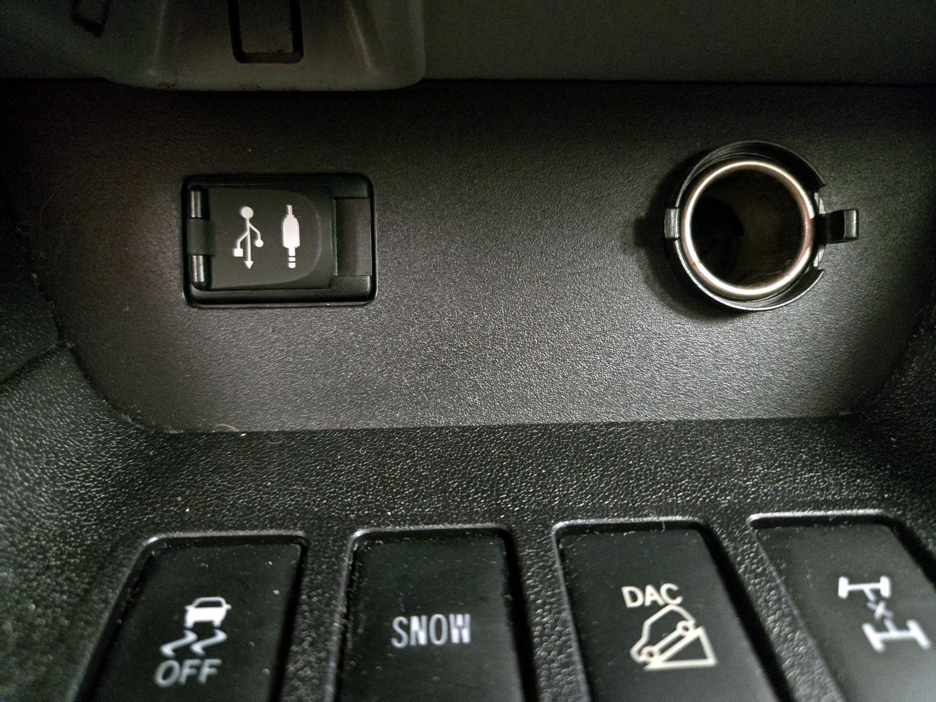 Thumbnail: 2016 Toyota Highlander - 19