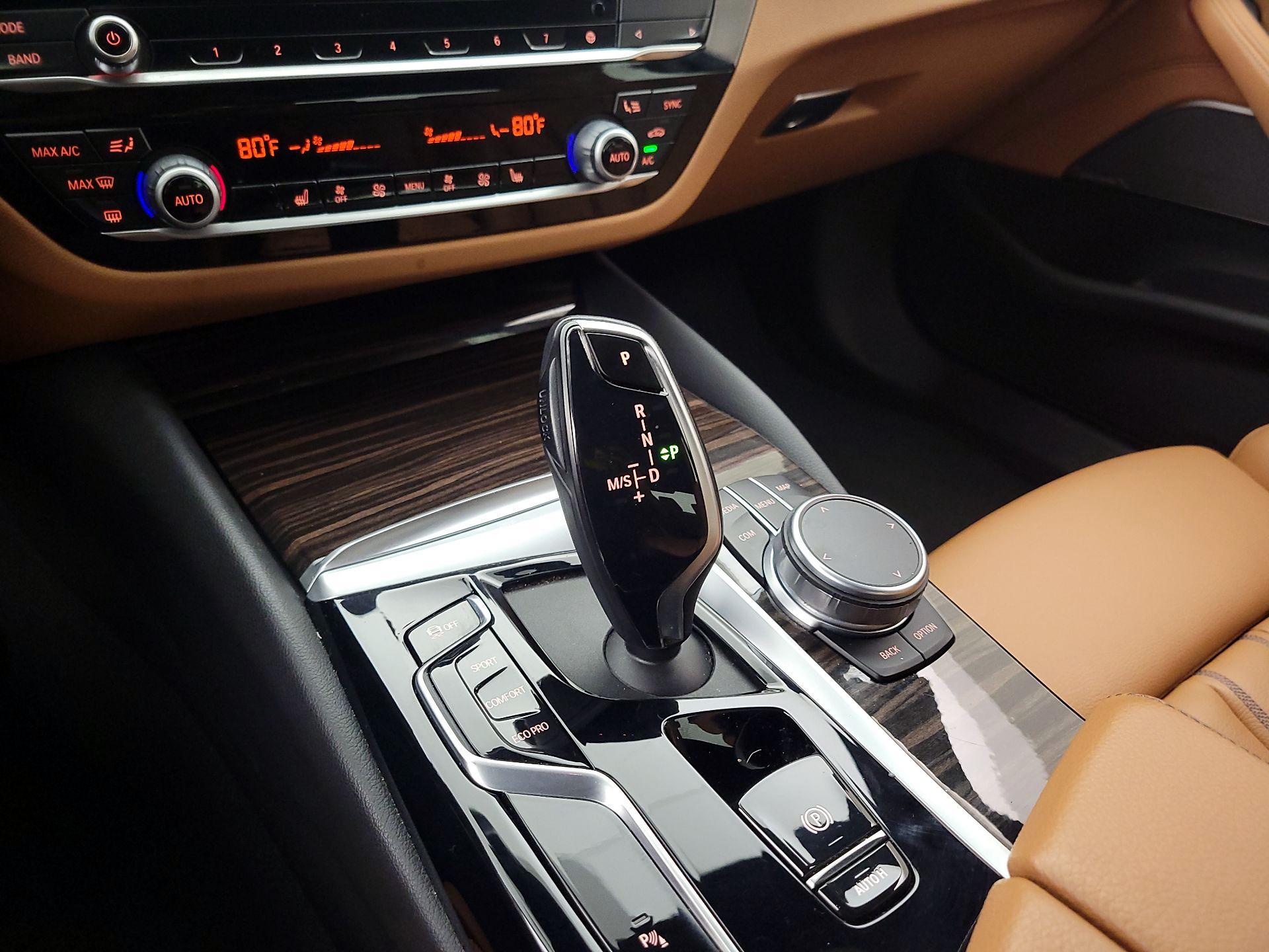 Thumbnail: 2022 BMW 5 Series - 17