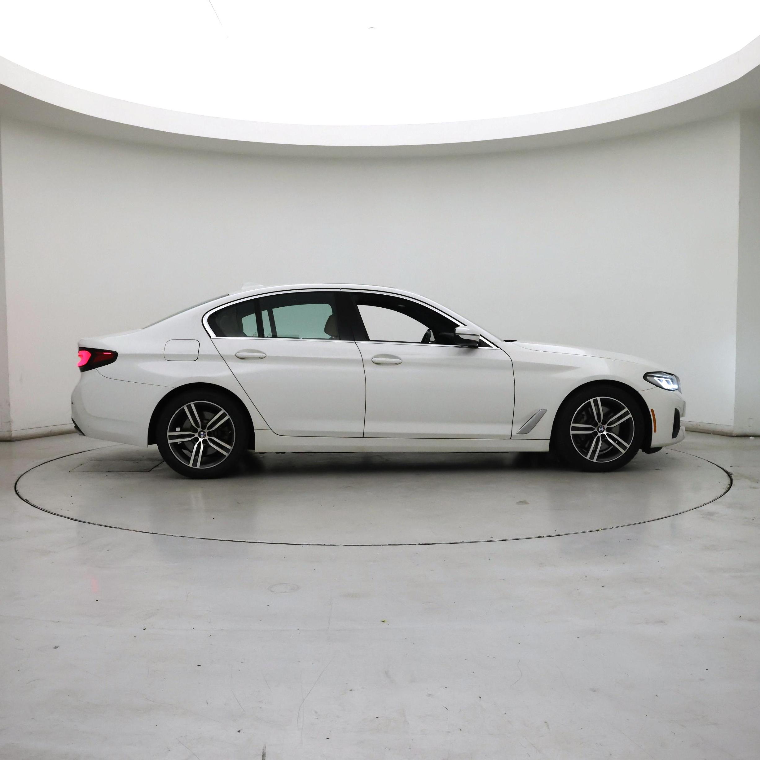 Thumbnail: 2022 BMW 5 Series - 7