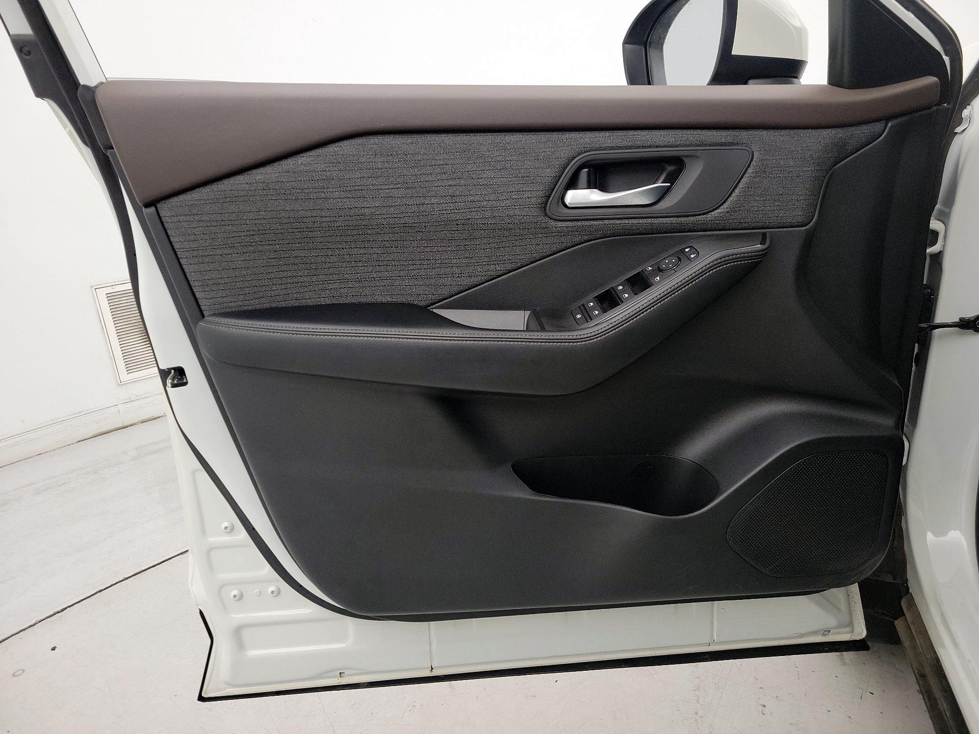 Thumbnail: 2023 Nissan Rogue - 12