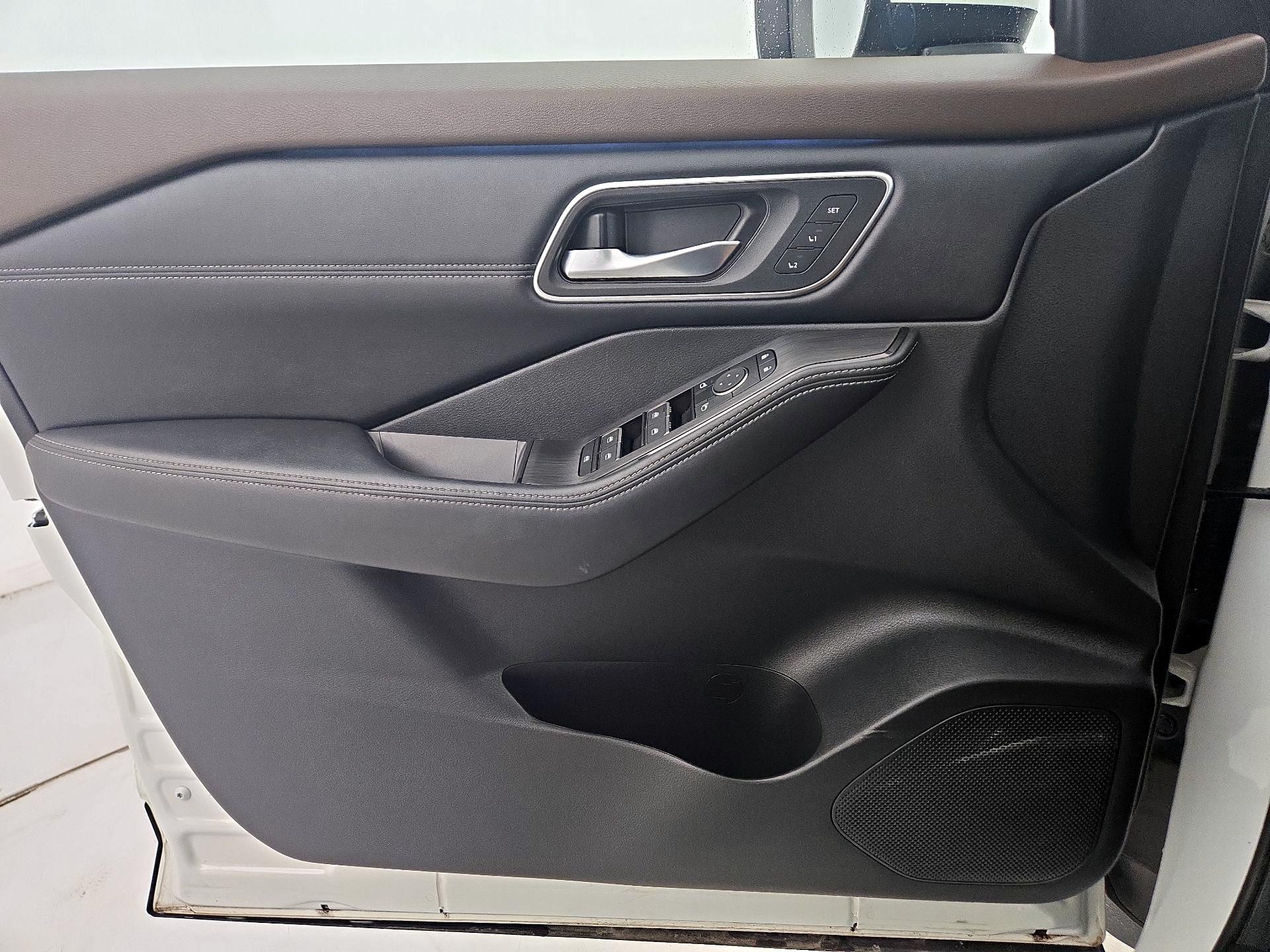 Thumbnail: 2023 Nissan Rogue - 12