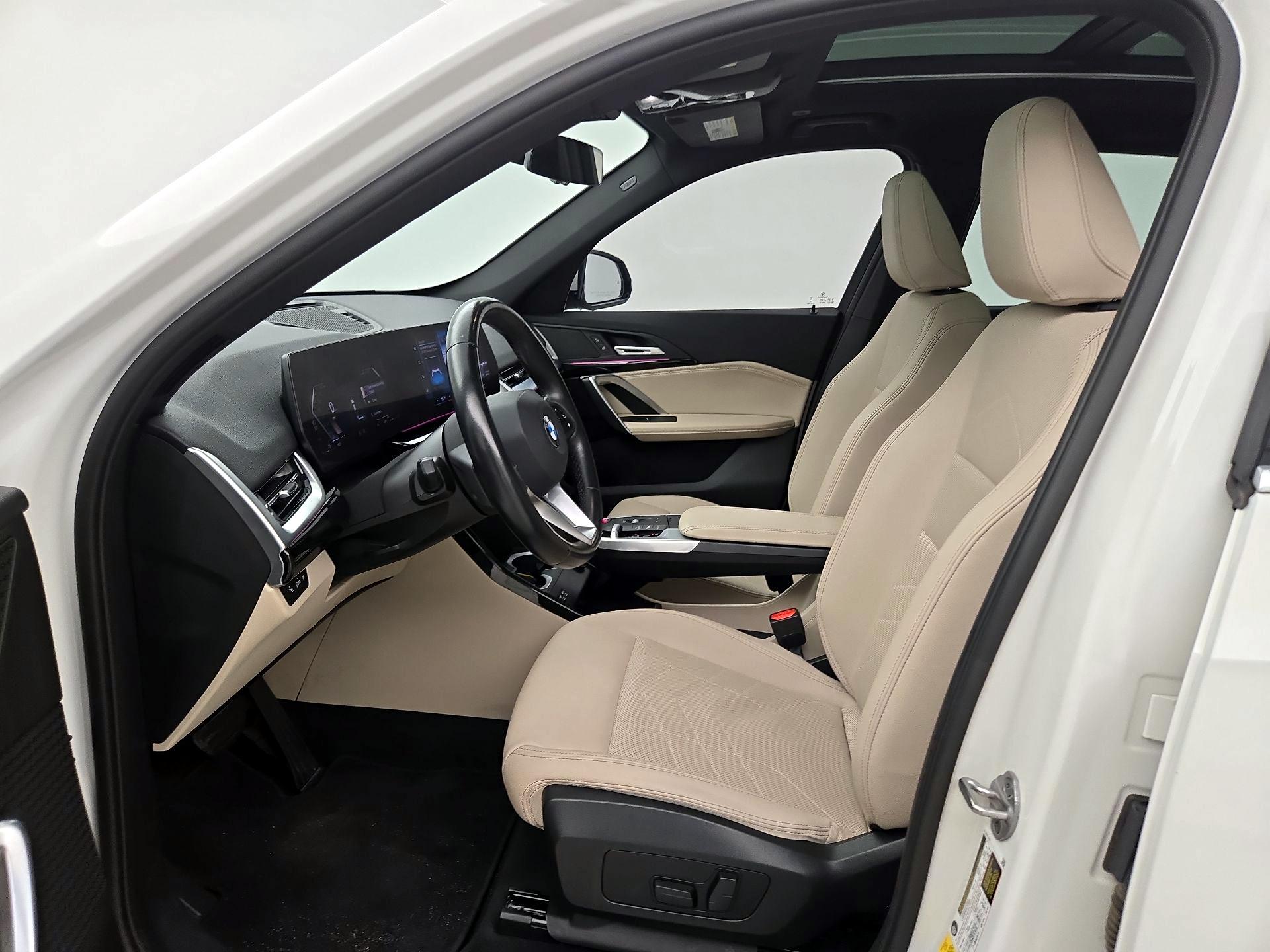 Thumbnail: 2023 BMW X1 - 11