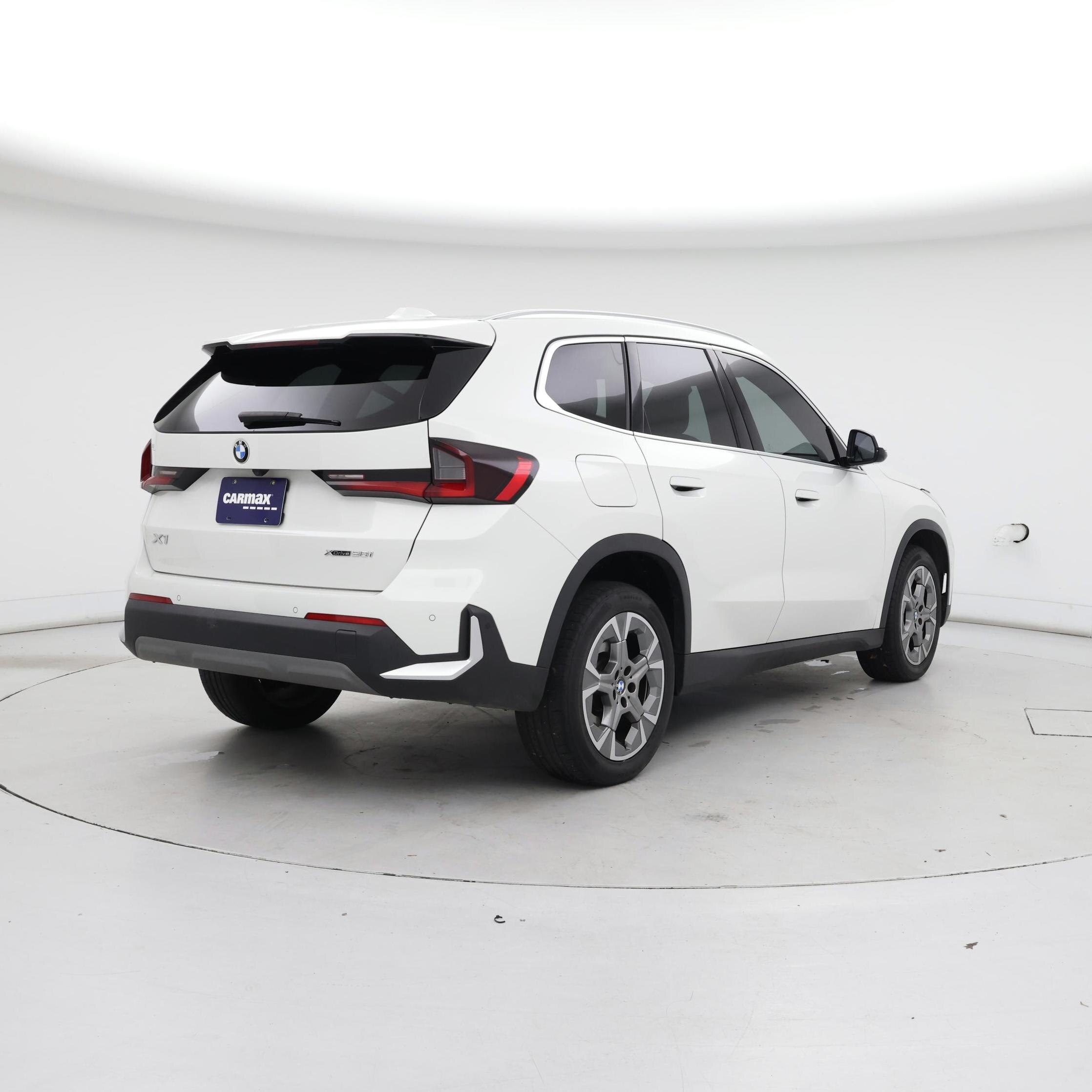 Thumbnail: 2023 BMW X1 - 8