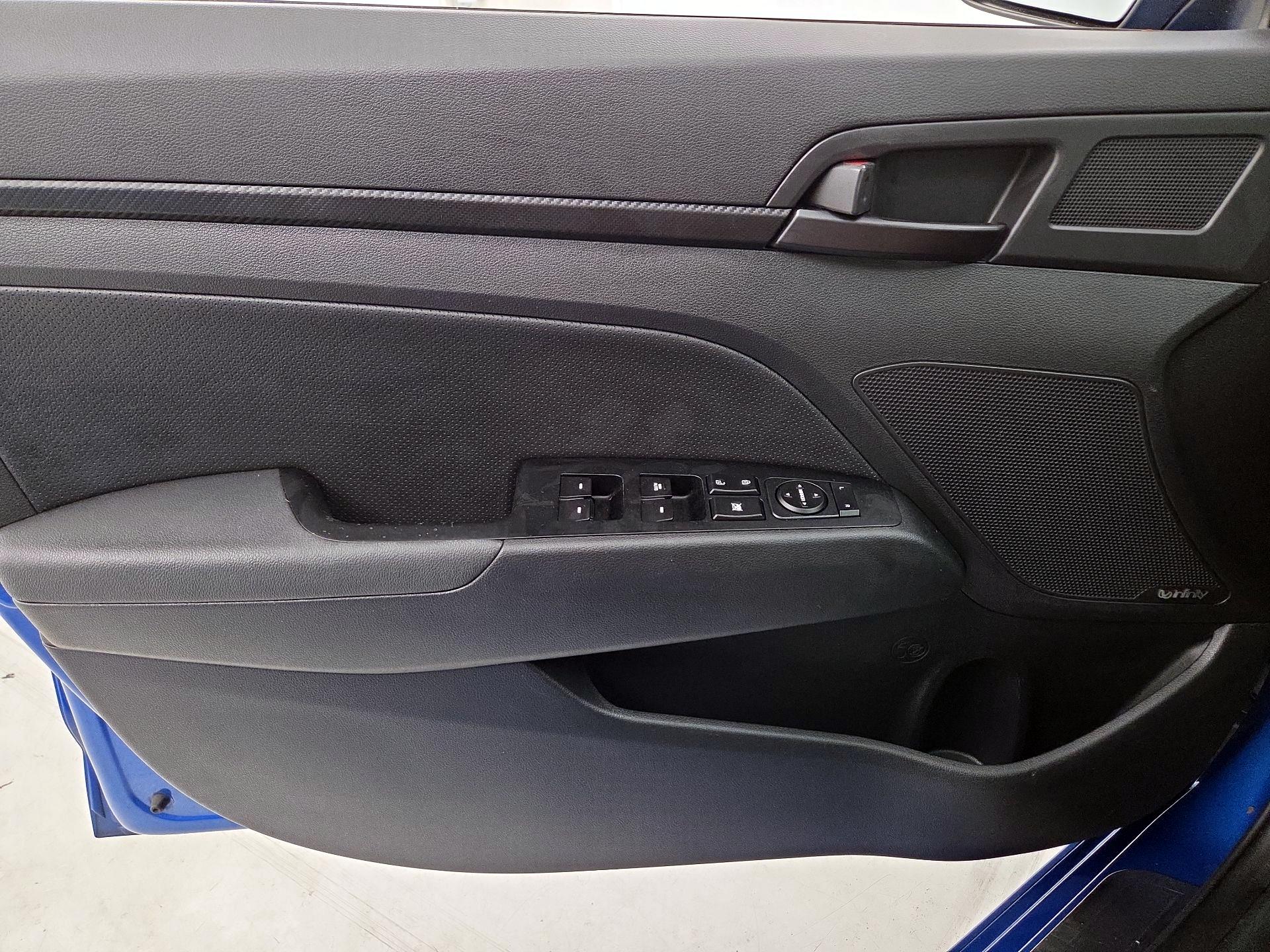 Thumbnail: 2018 Hyundai Elantra - 12