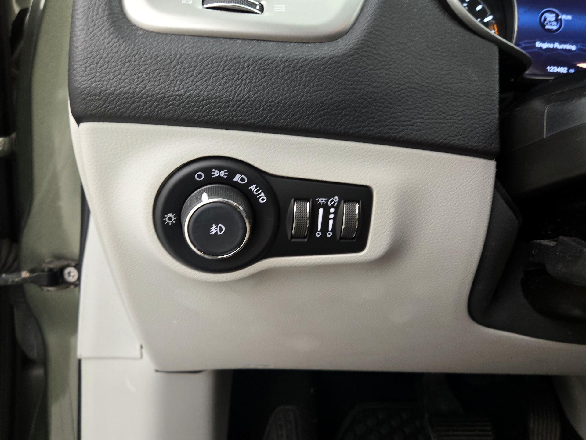 Thumbnail: 2018 Jeep Compass - 13