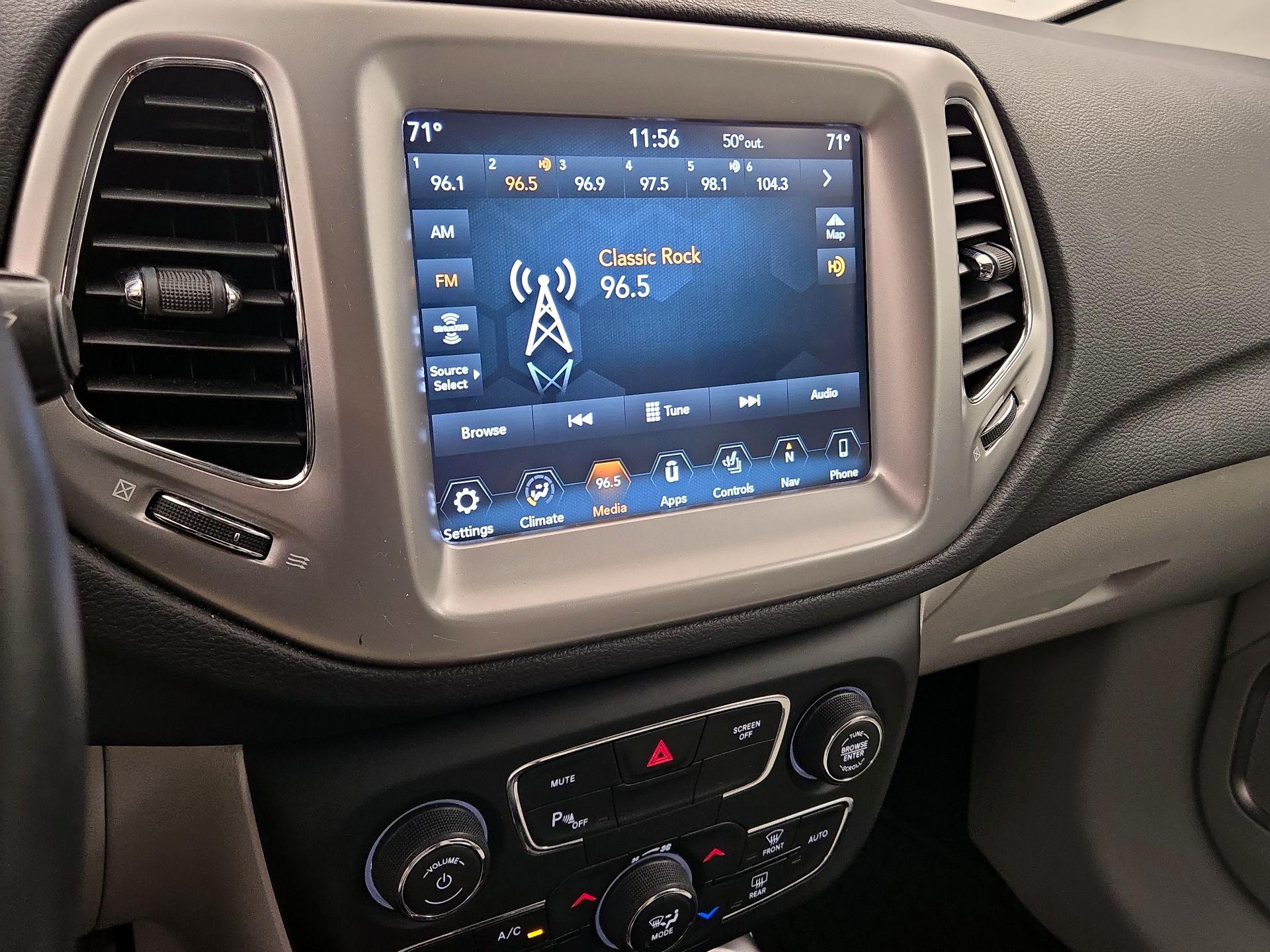 Thumbnail: 2018 Jeep Compass - 16