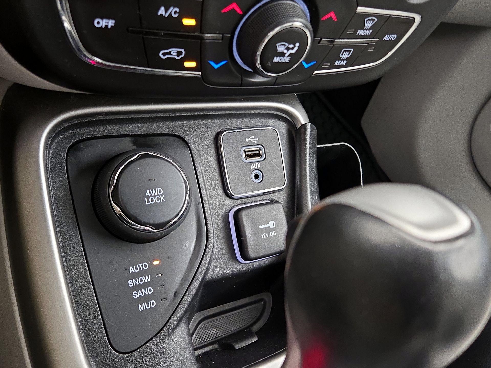 Thumbnail: 2018 Jeep Compass - 19