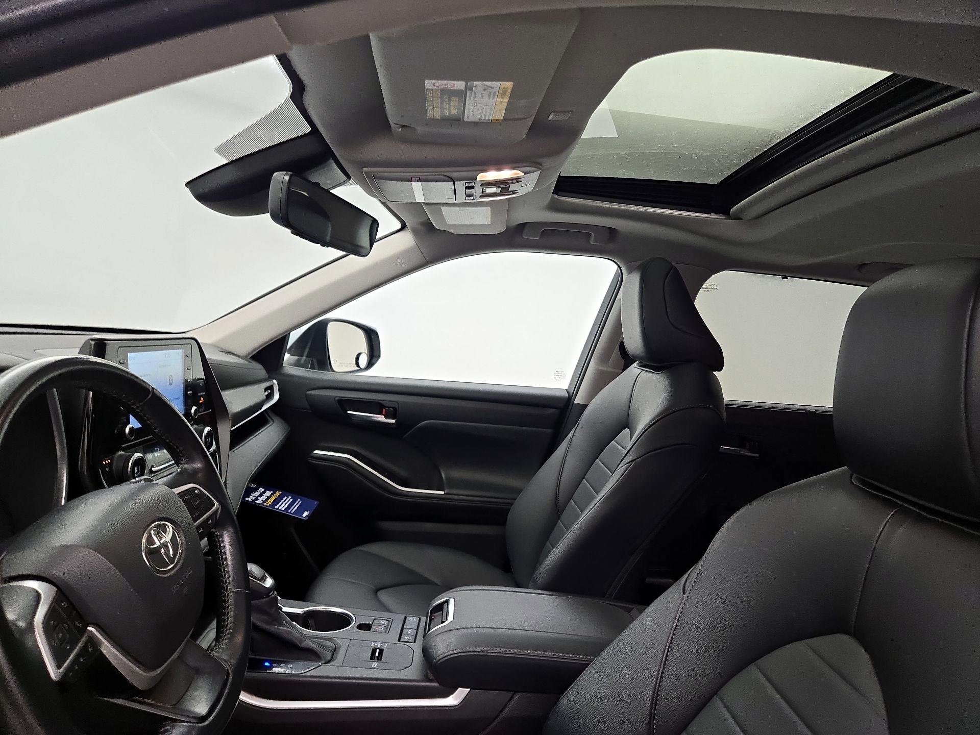 Thumbnail: 2022 Toyota Highlander - 19