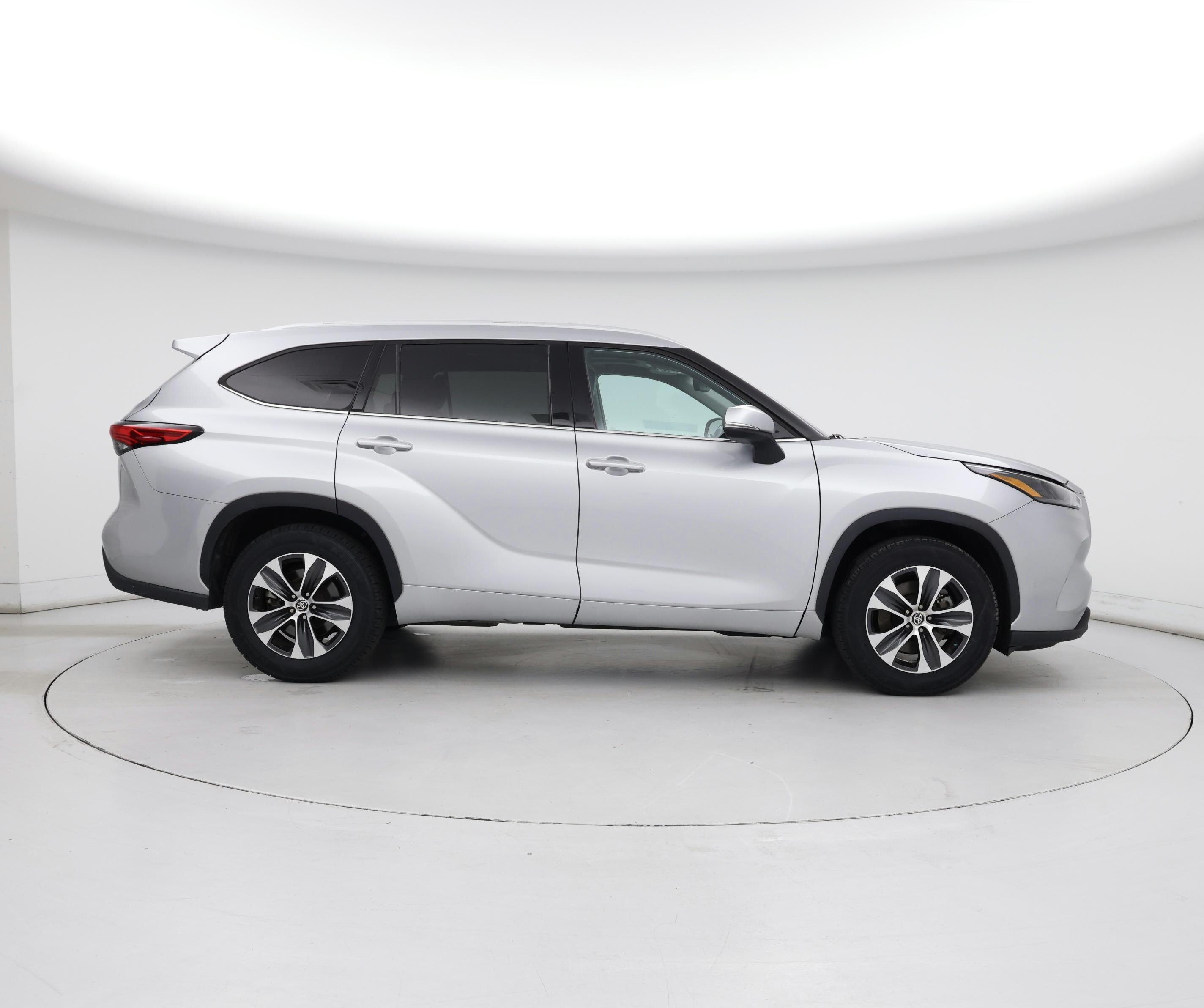 Thumbnail: 2022 Toyota Highlander - 7