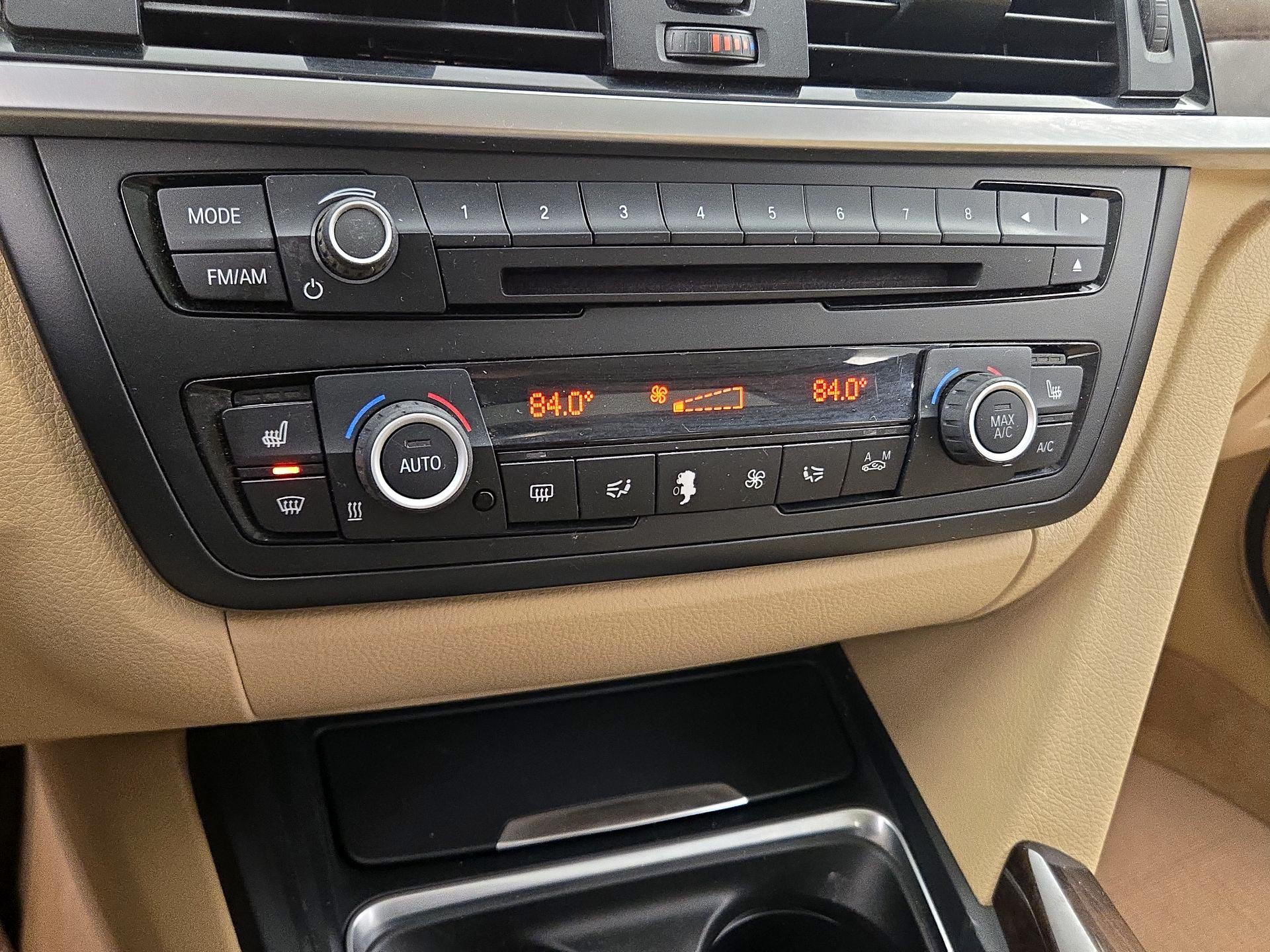 Thumbnail: 2015 BMW 3 Series - 17