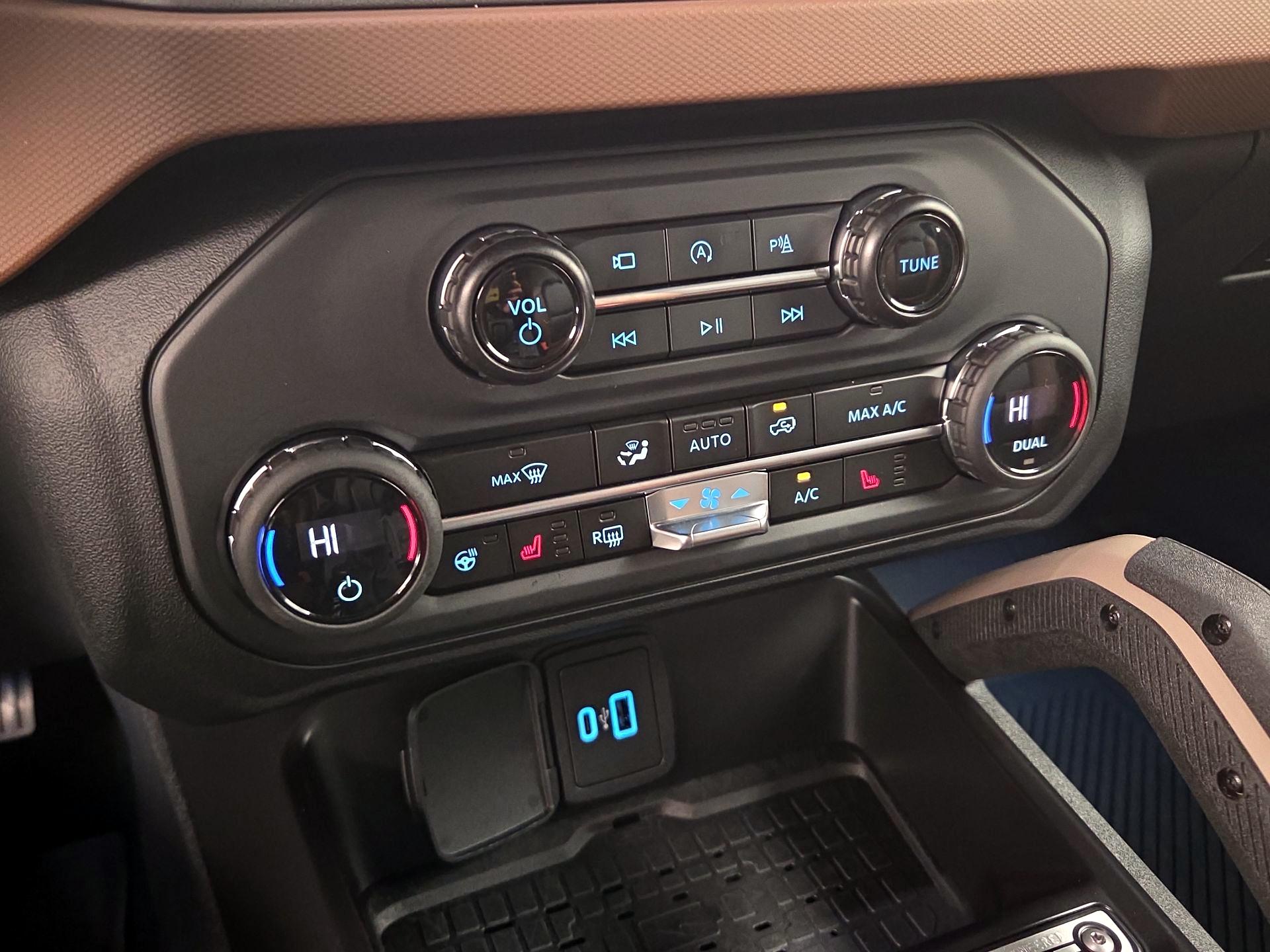 Thumbnail: 2024 Ford Bronco - 17