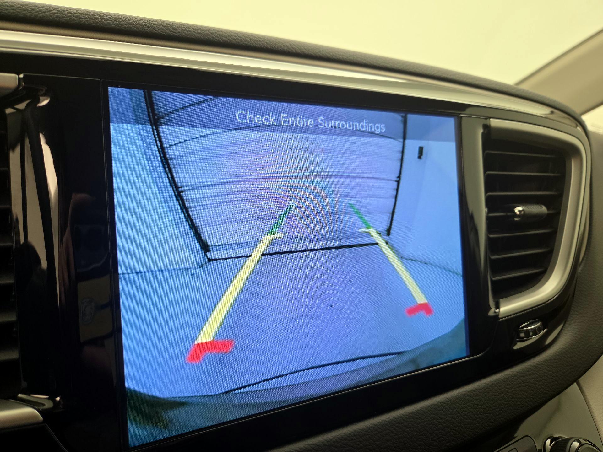 Thumbnail: 2017 Chrysler Pacifica - 15