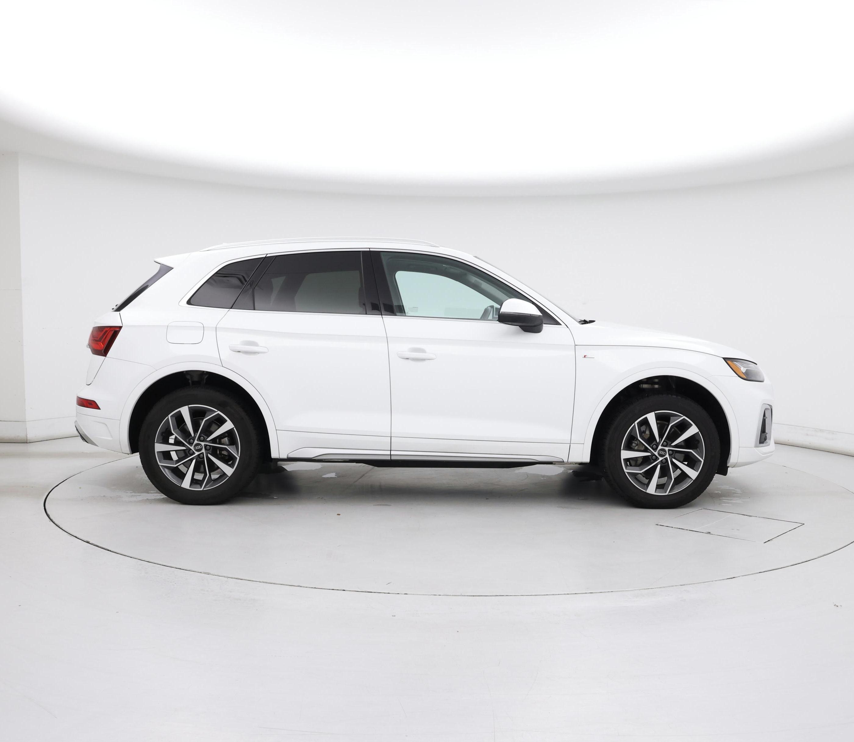 Thumbnail: 2023 Audi Q5 - 7