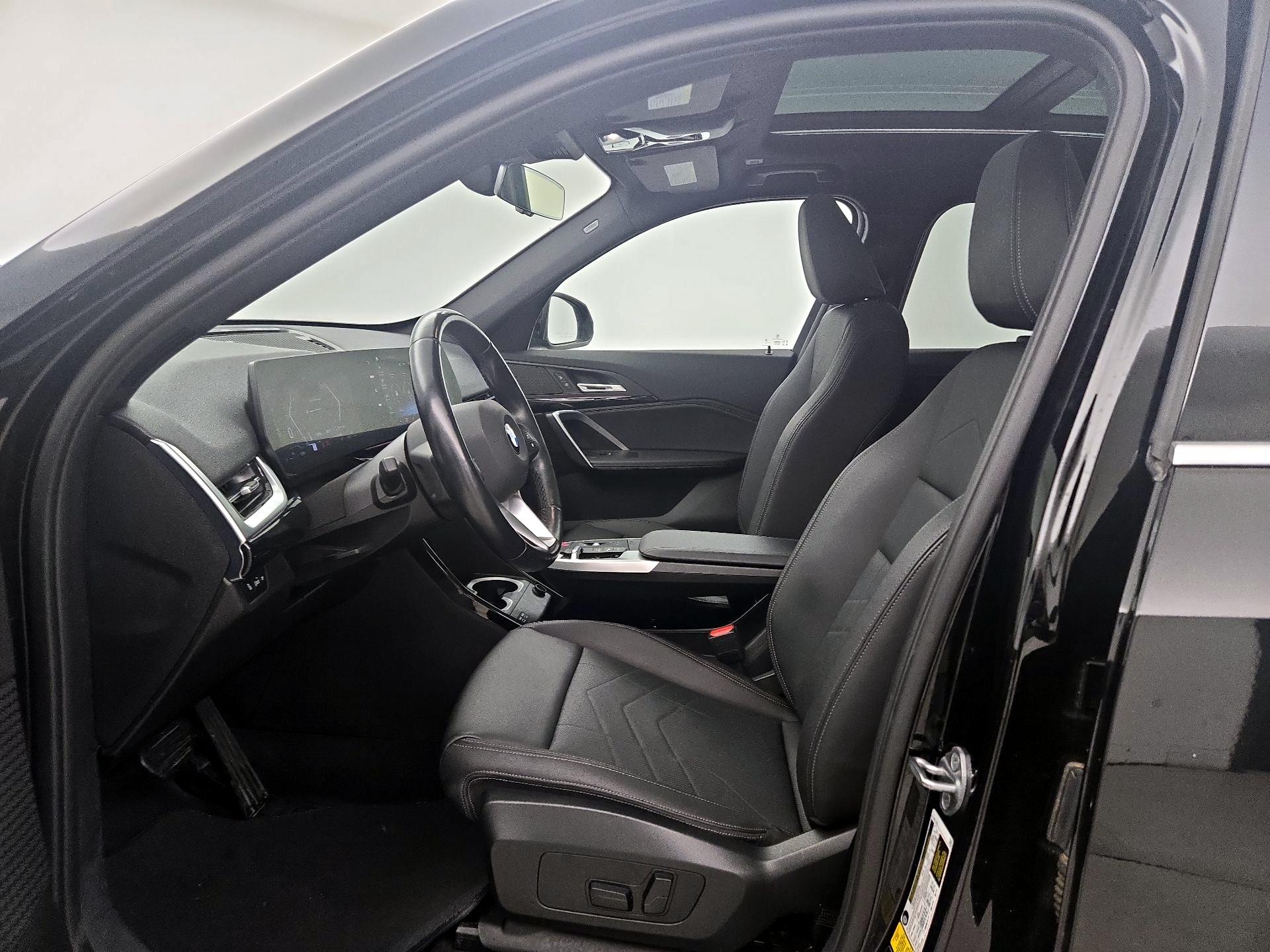 Thumbnail: 2023 BMW X1 - 11