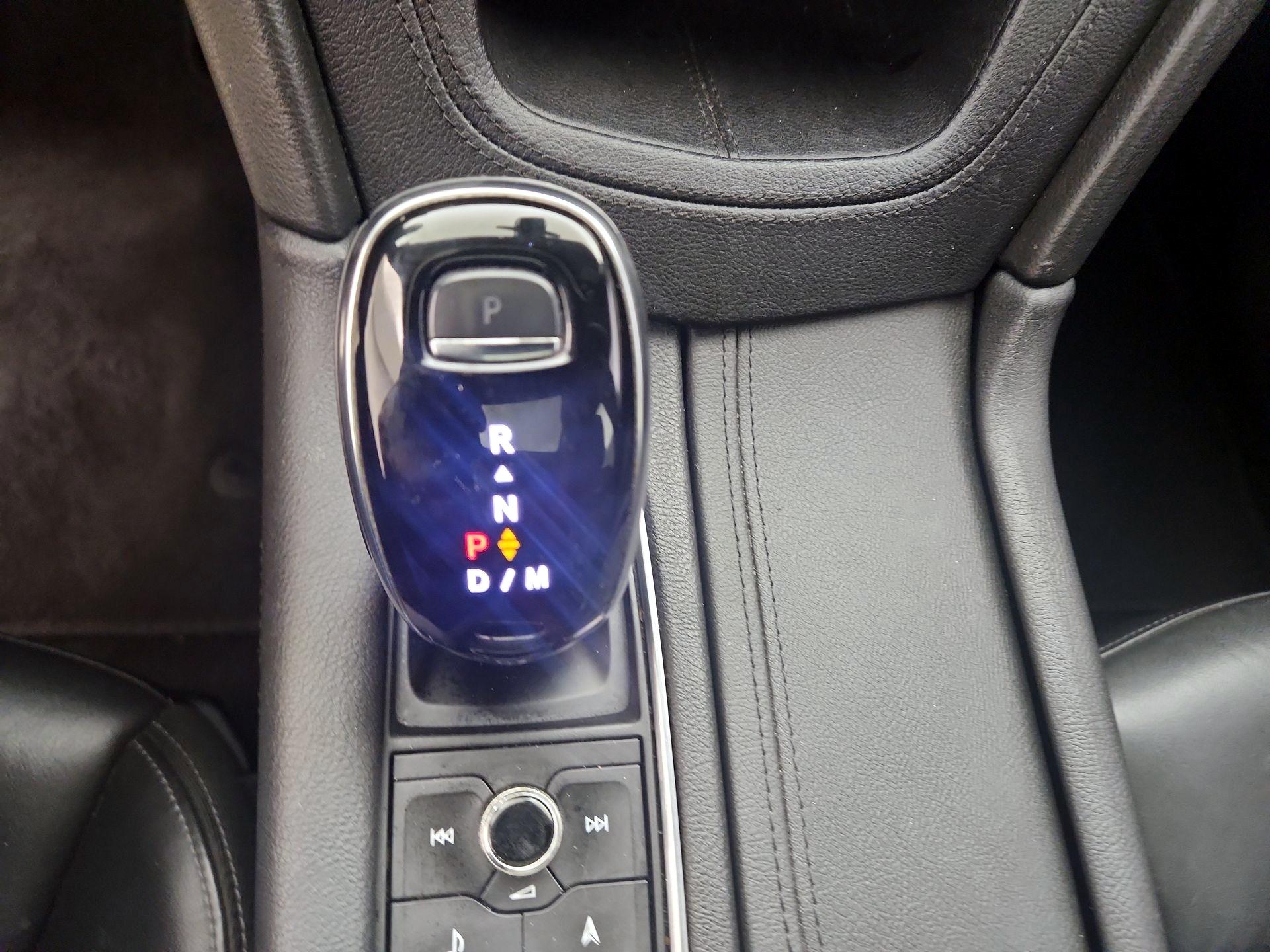 Thumbnail: 2020 Cadillac XT6 - 17