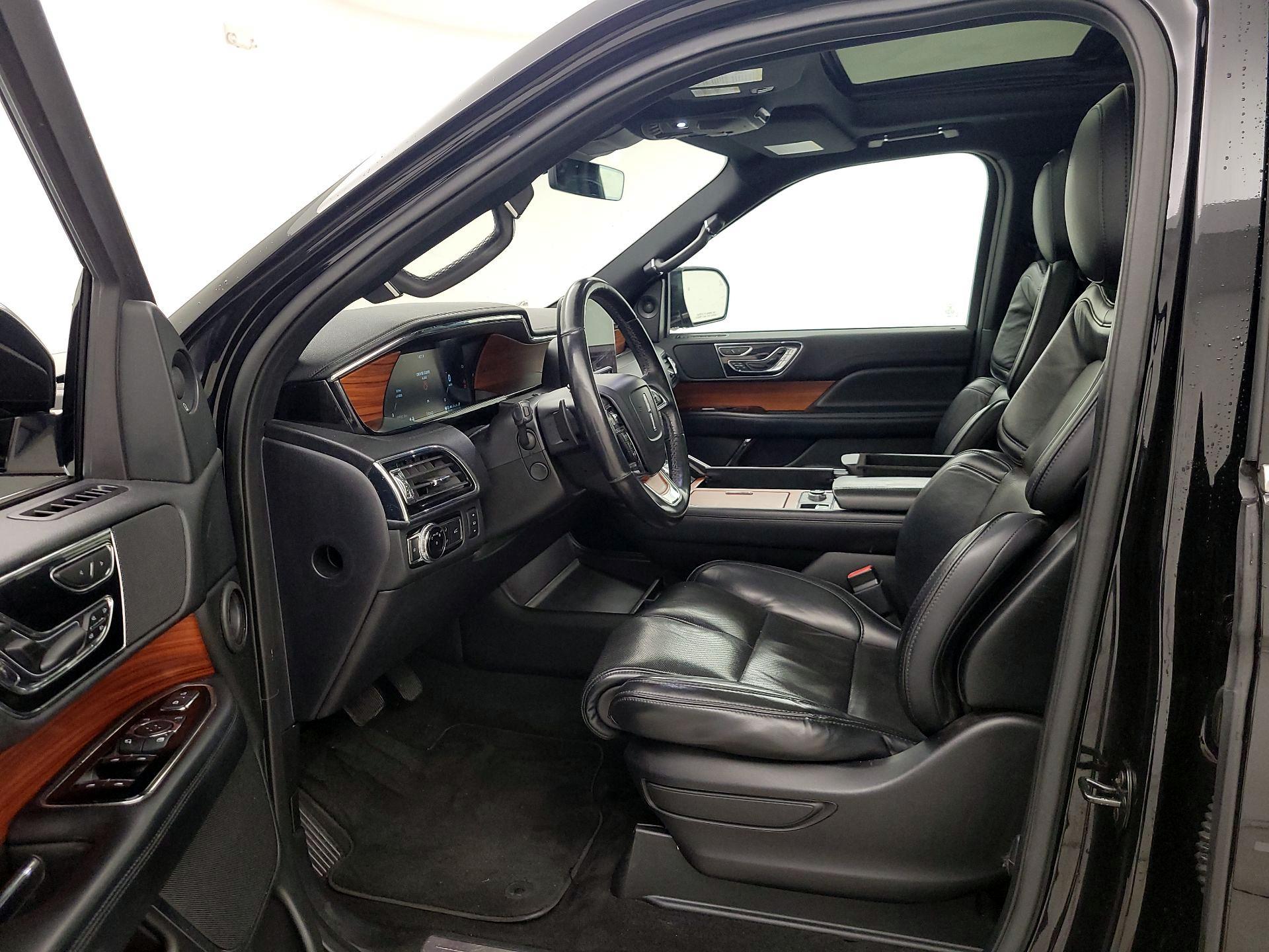 Thumbnail: 2019 Lincoln Navigator - 11