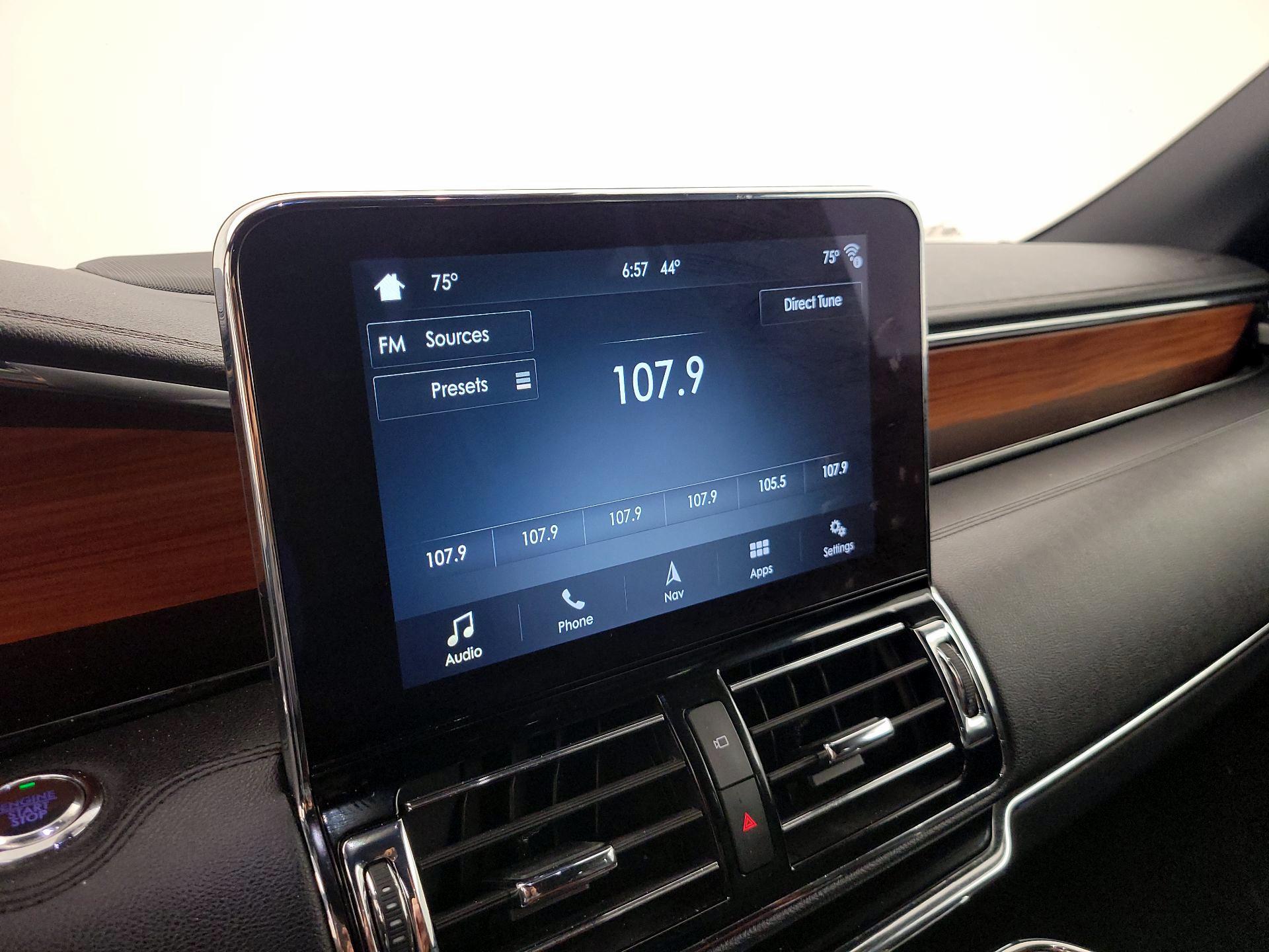 Thumbnail: 2019 Lincoln Navigator - 16