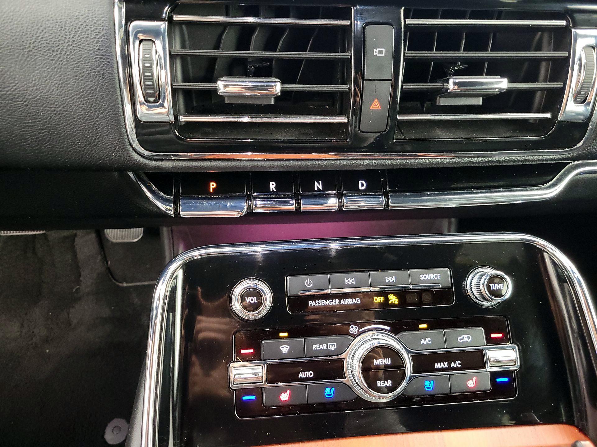 Thumbnail: 2019 Lincoln Navigator - 18