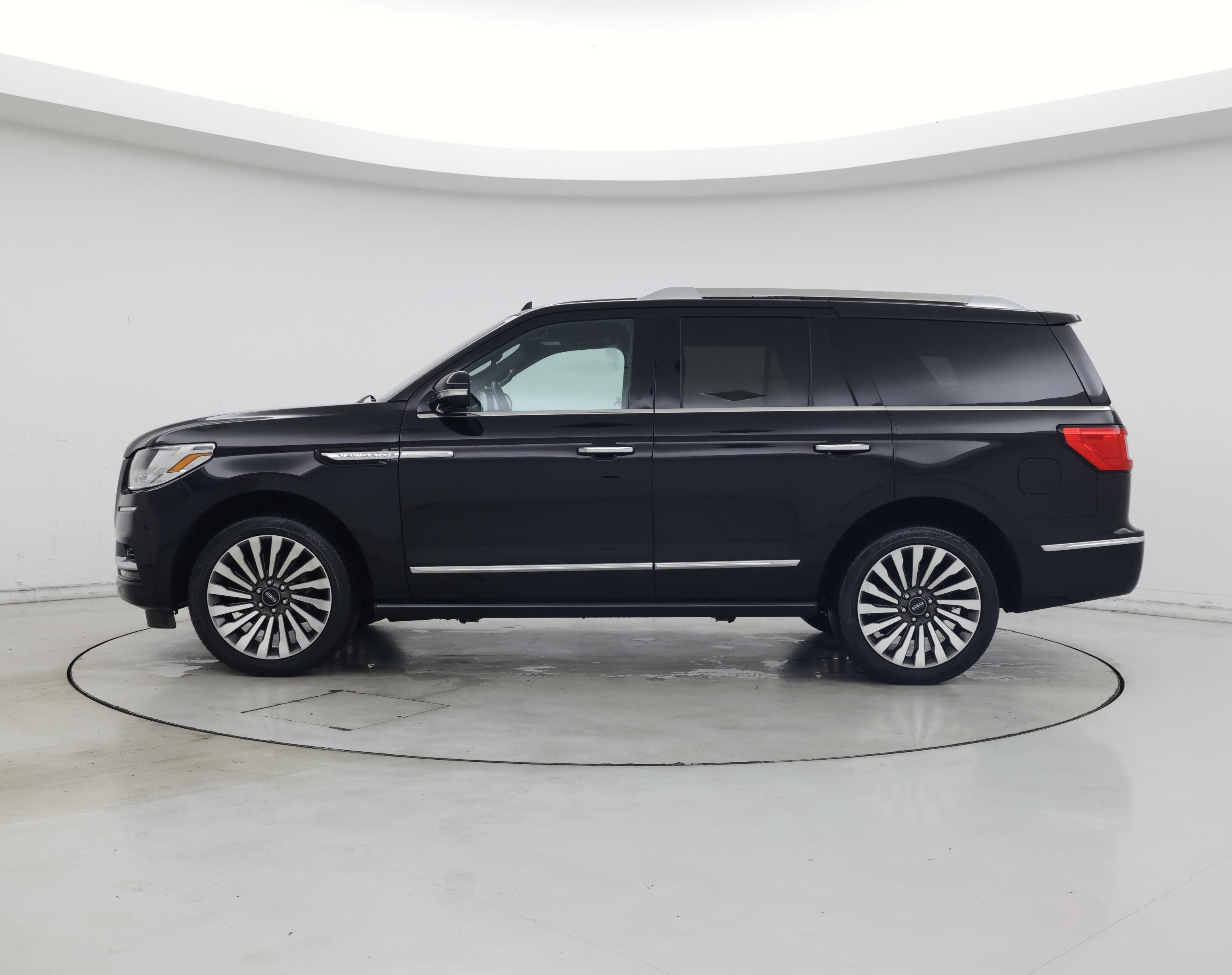 Thumbnail: 2019 Lincoln Navigator - 3