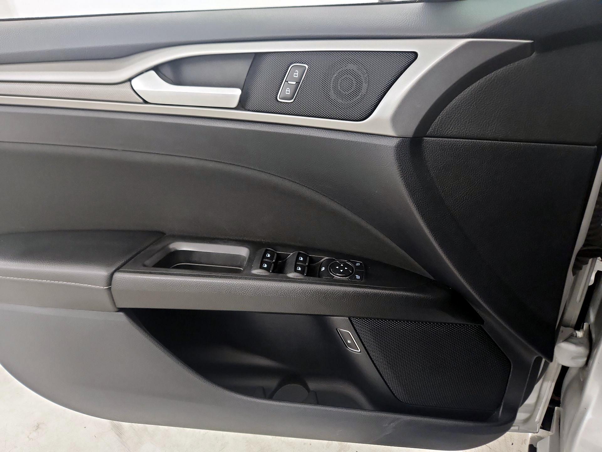 Thumbnail: 2019 Ford Fusion - 12