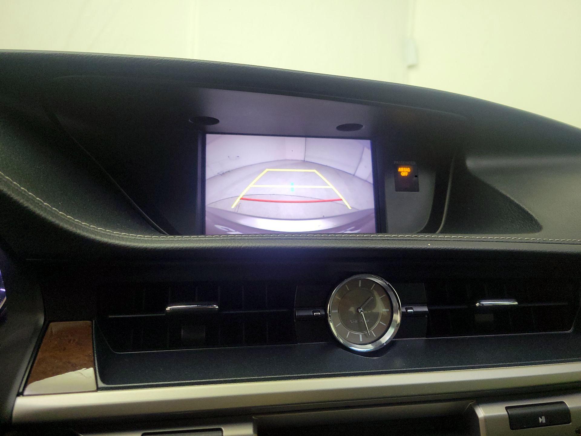 Thumbnail: 2018 Lexus ES - 14