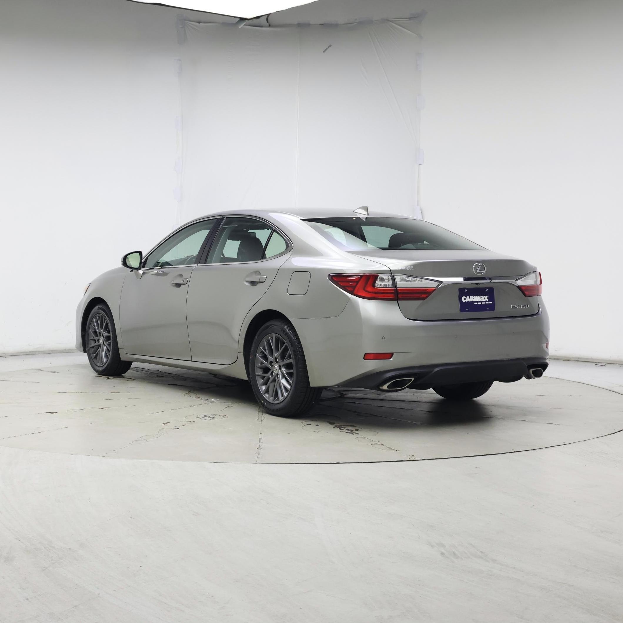 Thumbnail: 2018 Lexus ES - 2