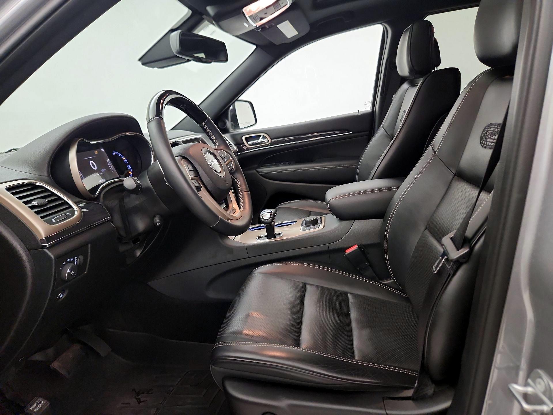 Thumbnail: 2015 Jeep Grand Cherokee - 11