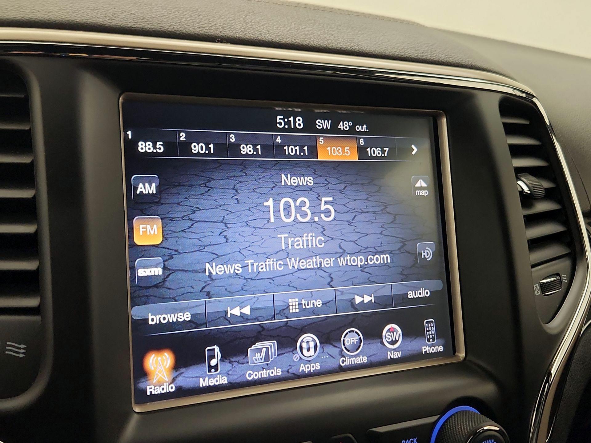 Thumbnail: 2015 Jeep Grand Cherokee - 16