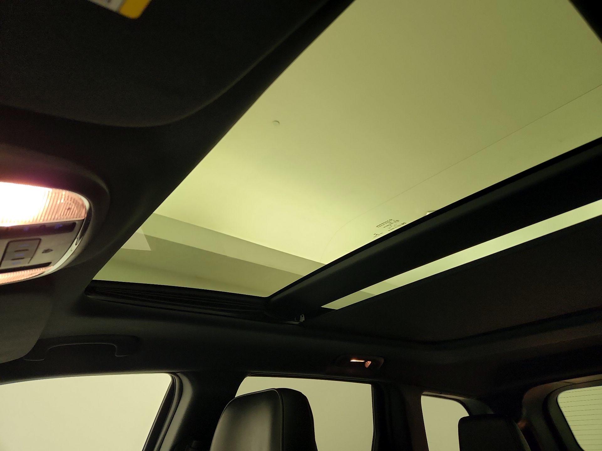 Thumbnail: 2015 Jeep Grand Cherokee - 20