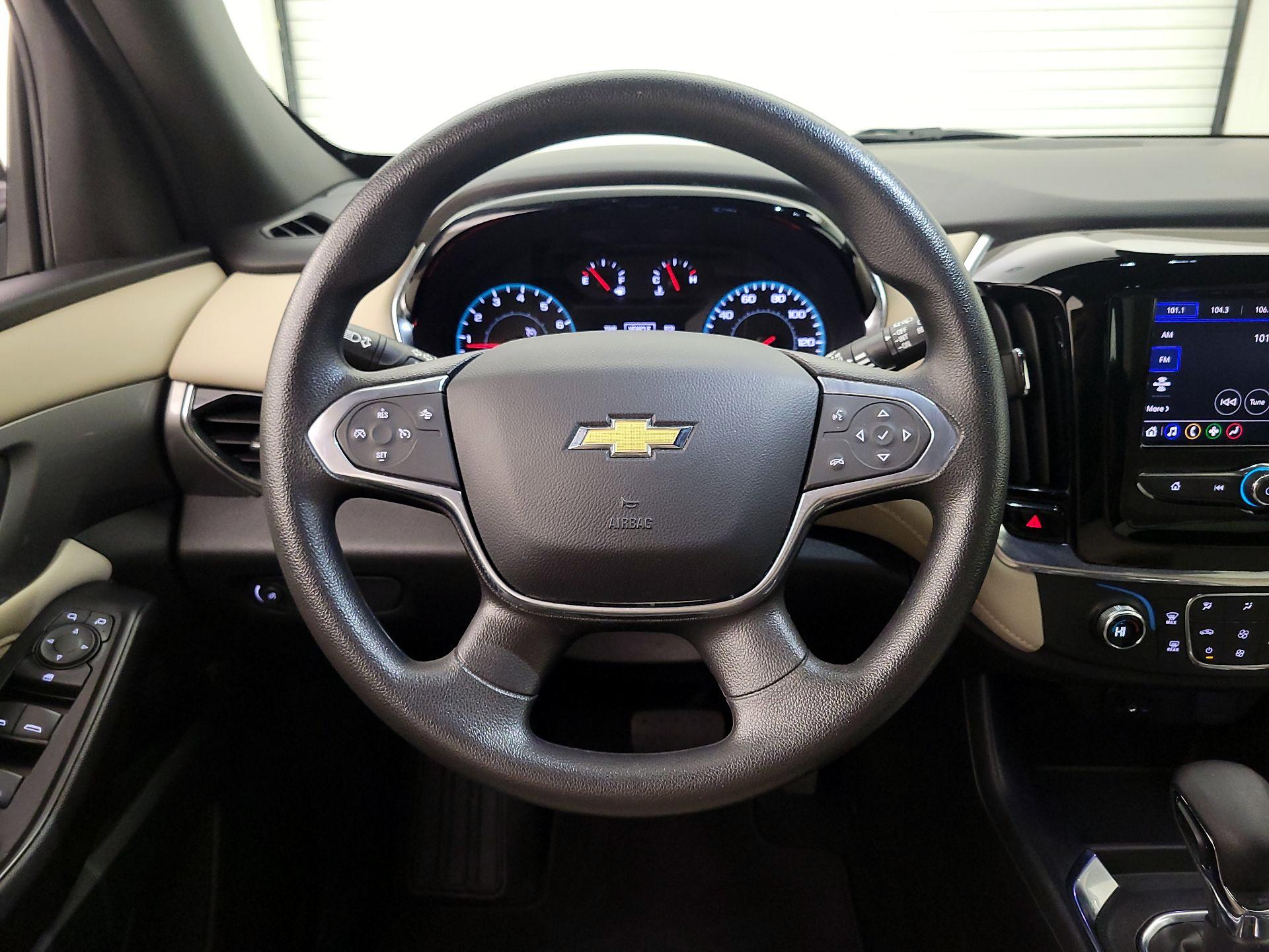 Thumbnail: 2023 Chevrolet Traverse - 10