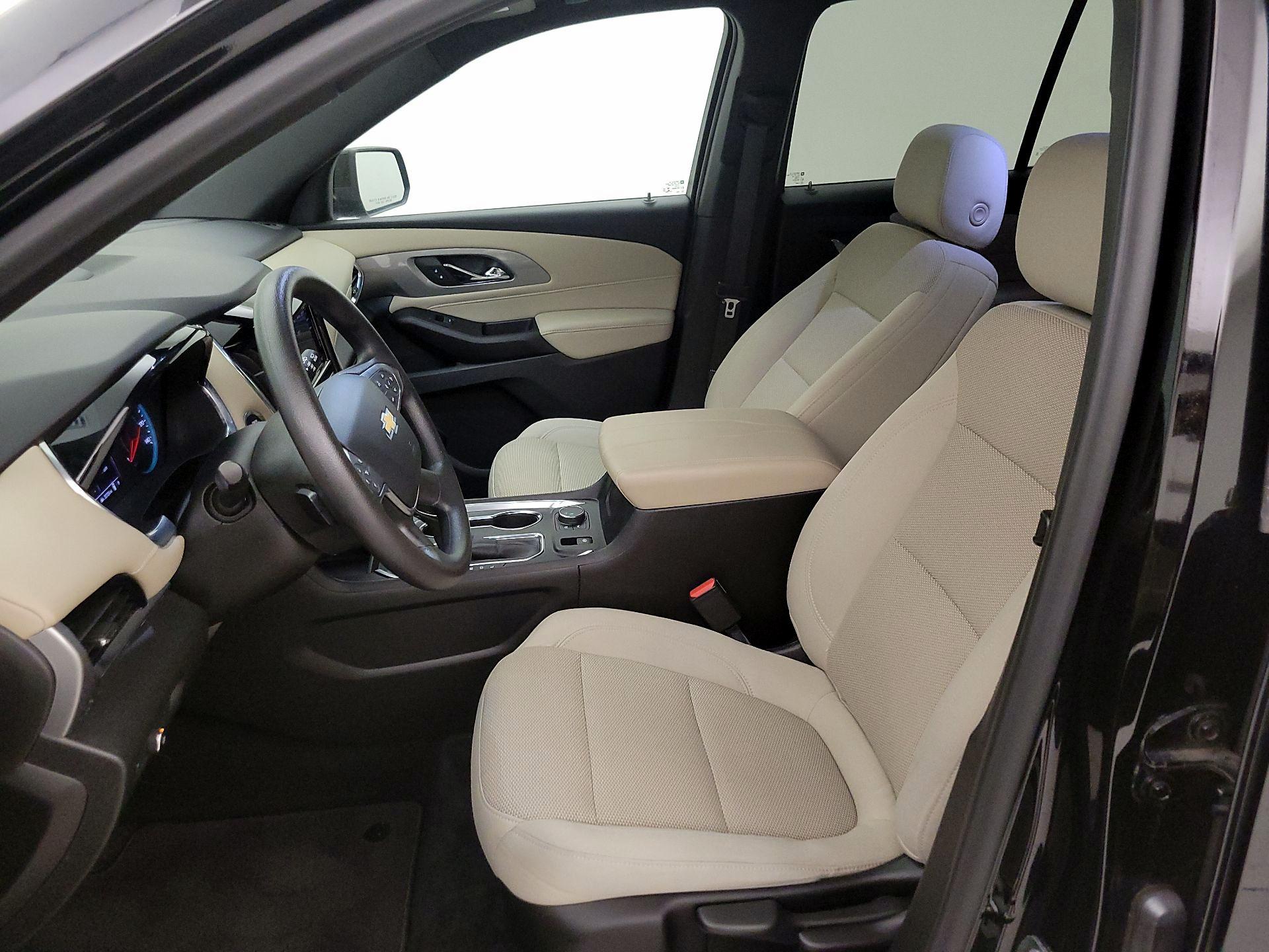 Thumbnail: 2023 Chevrolet Traverse - 11