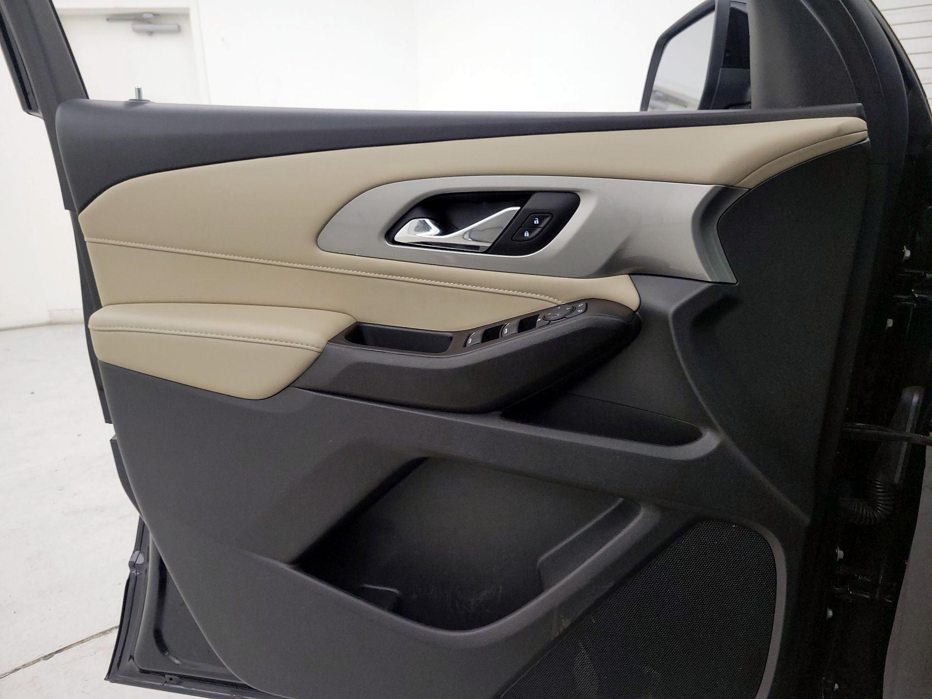 Thumbnail: 2023 Chevrolet Traverse - 12