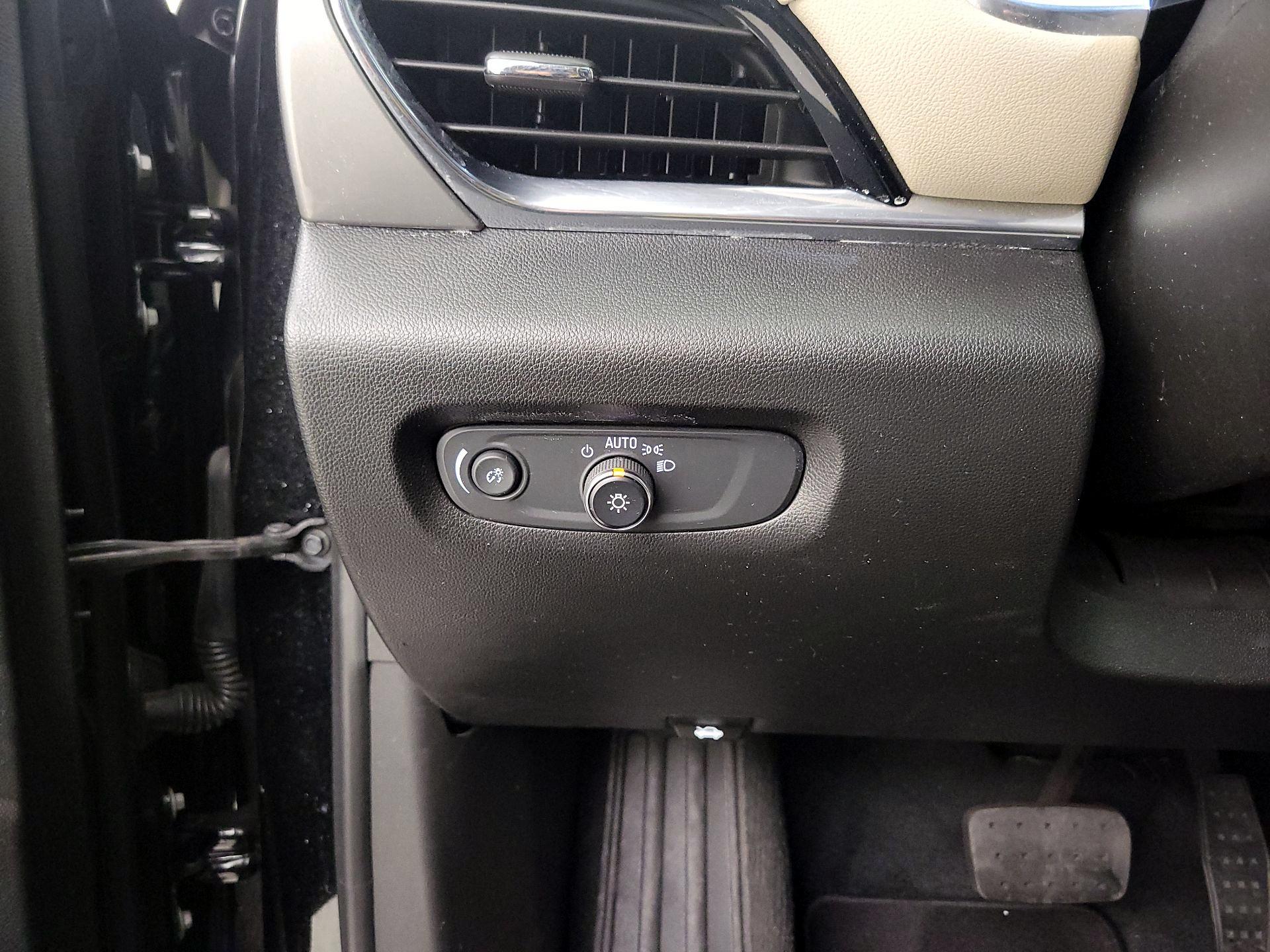 Thumbnail: 2023 Chevrolet Traverse - 13