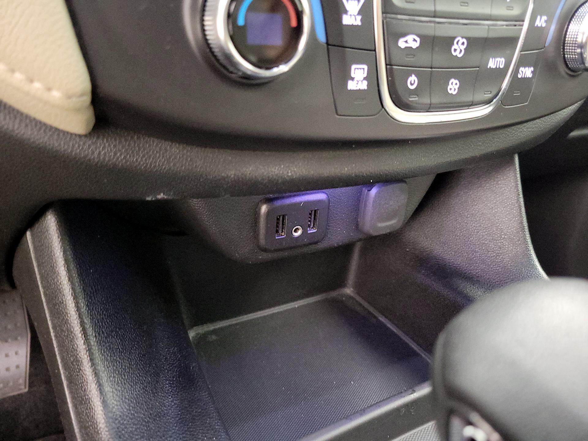 Thumbnail: 2023 Chevrolet Traverse - 18