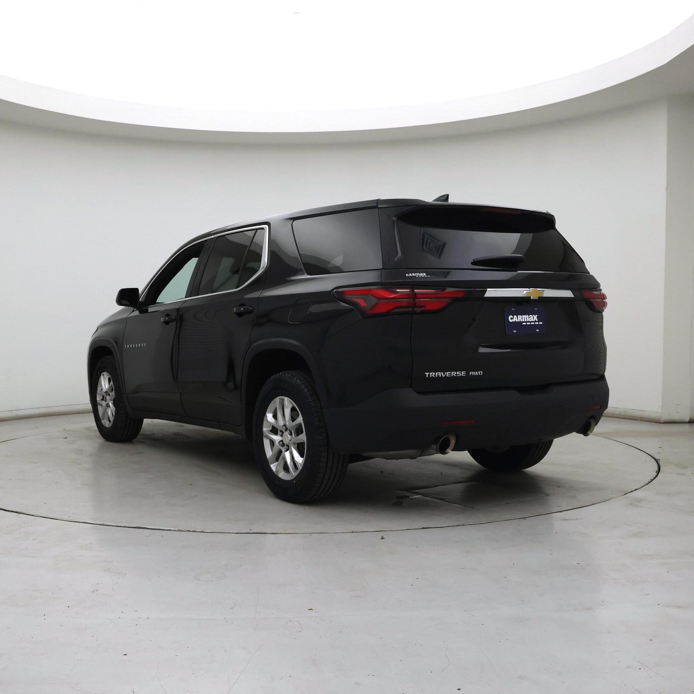 Thumbnail: 2023 Chevrolet Traverse - 2