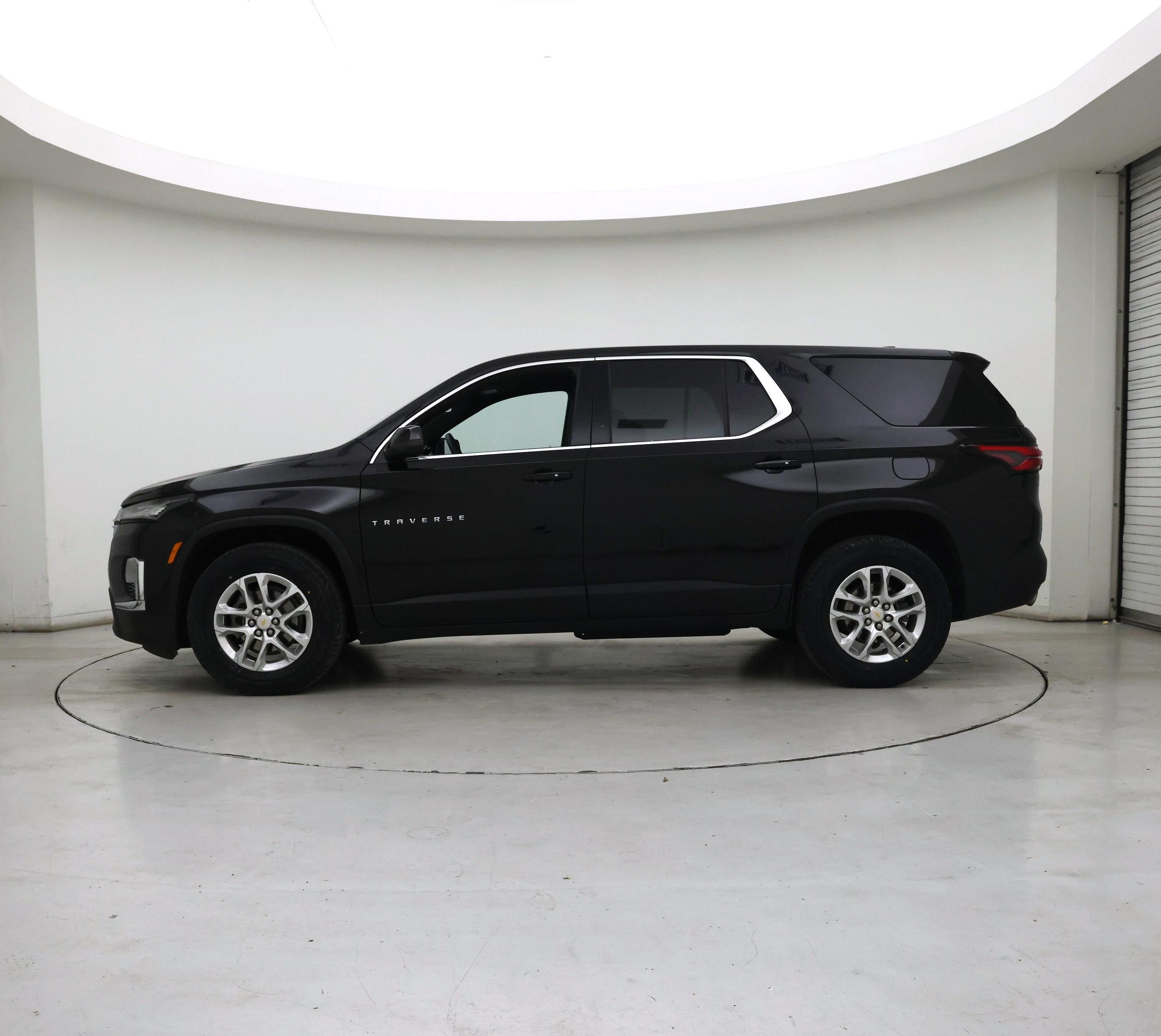 Thumbnail: 2023 Chevrolet Traverse - 3