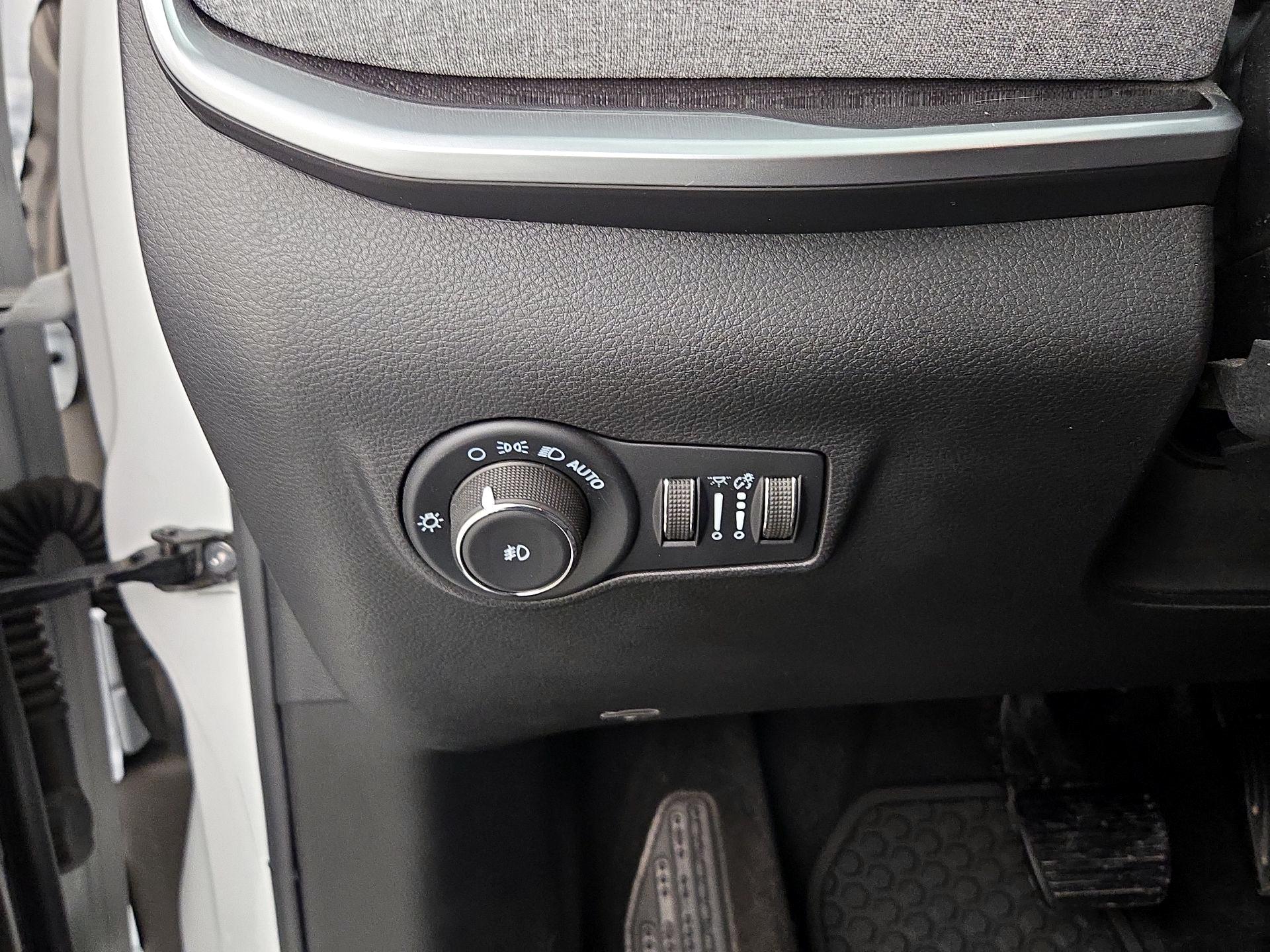 Thumbnail: 2023 Jeep Compass - 13