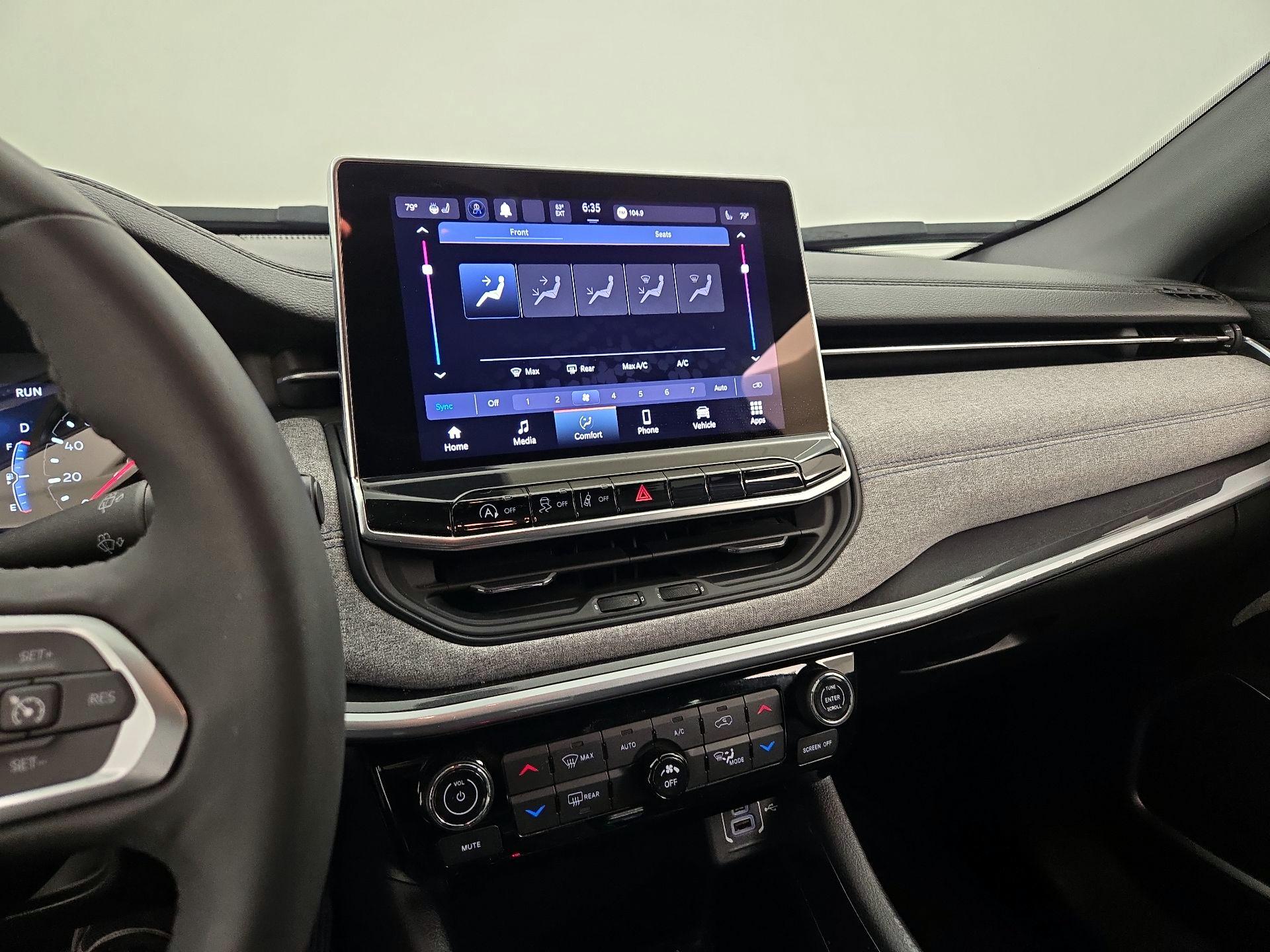 Thumbnail: 2023 Jeep Compass - 16