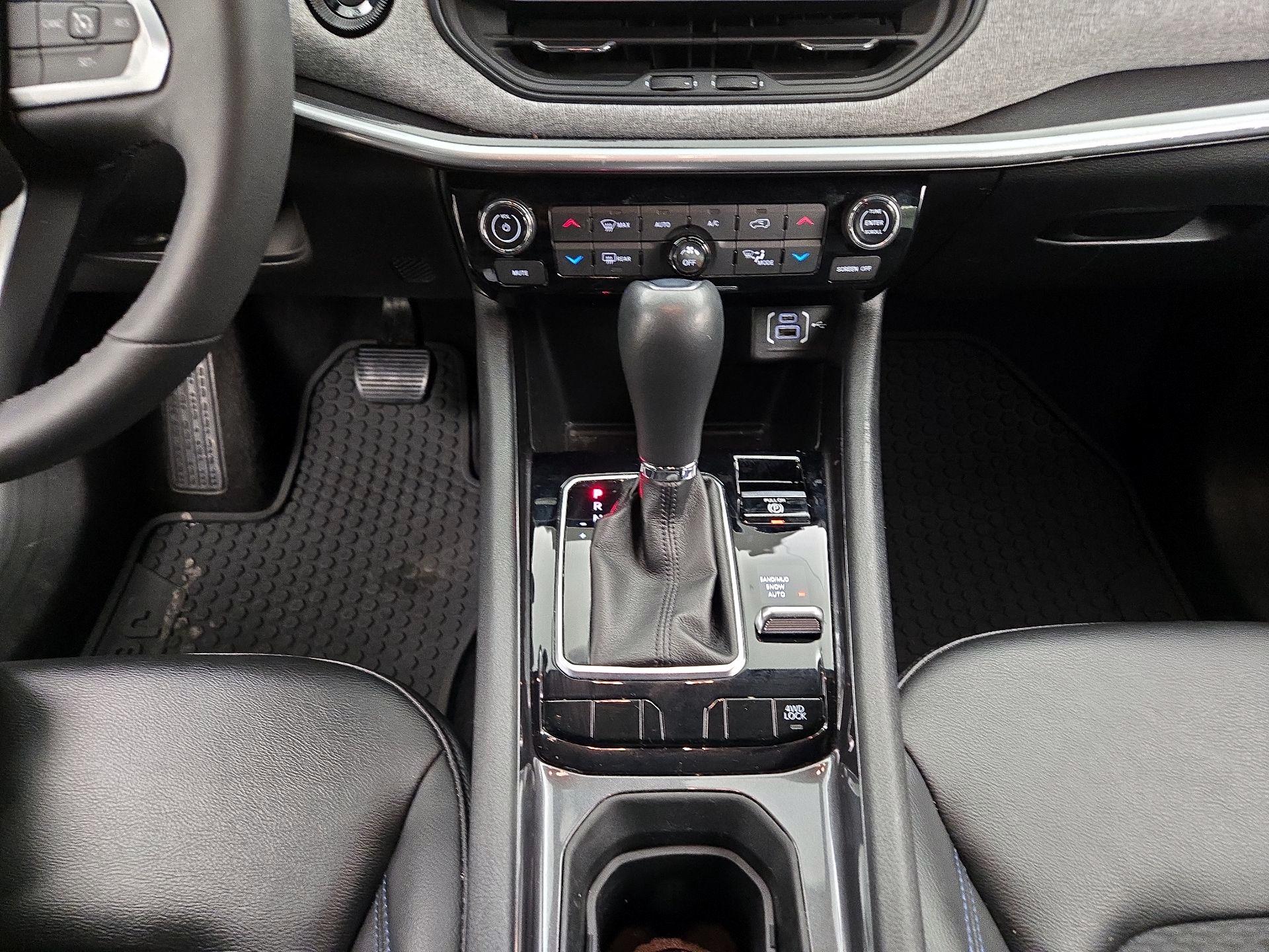 Thumbnail: 2023 Jeep Compass - 17