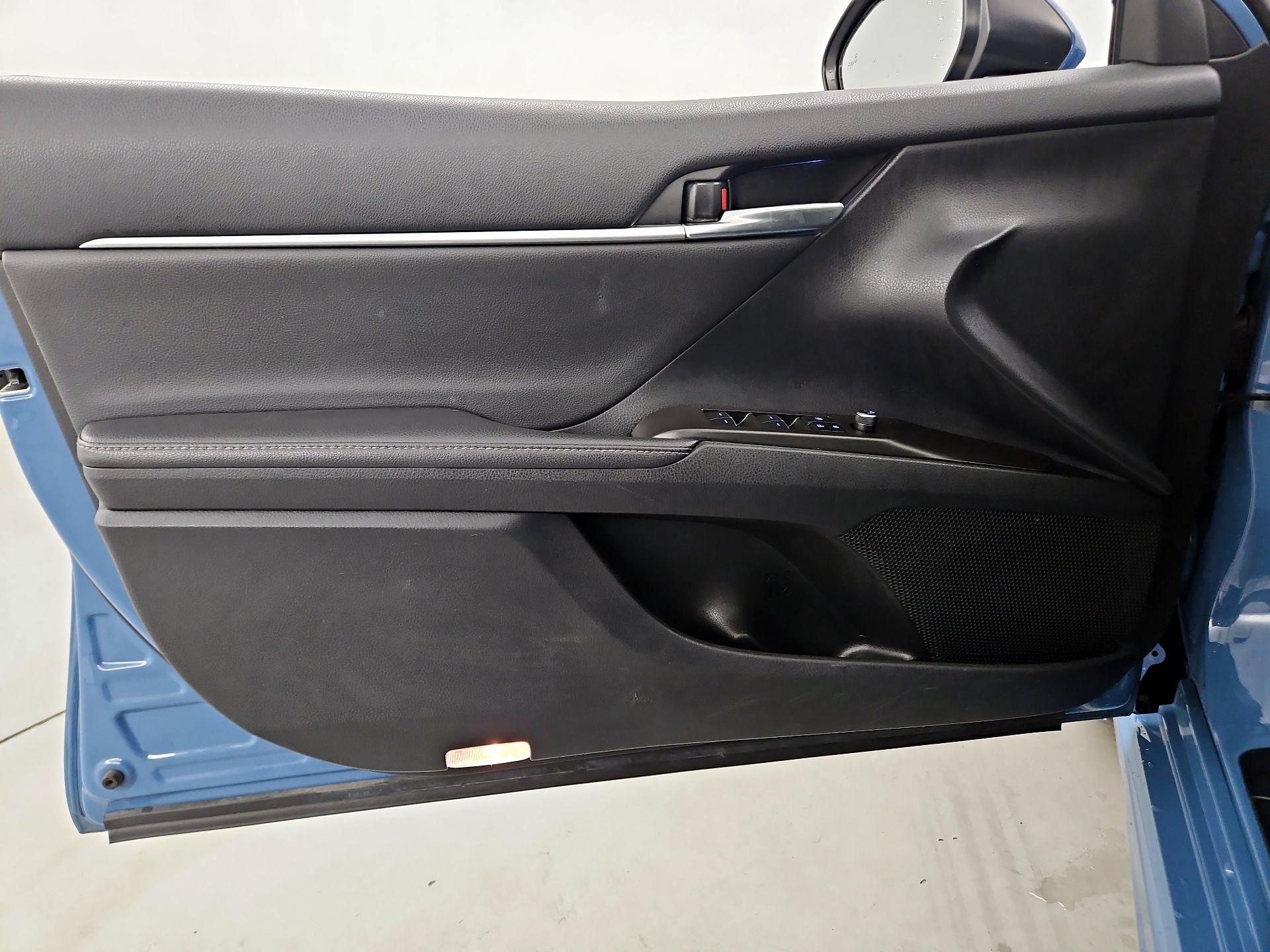 Thumbnail: 2023 Toyota Camry - 12